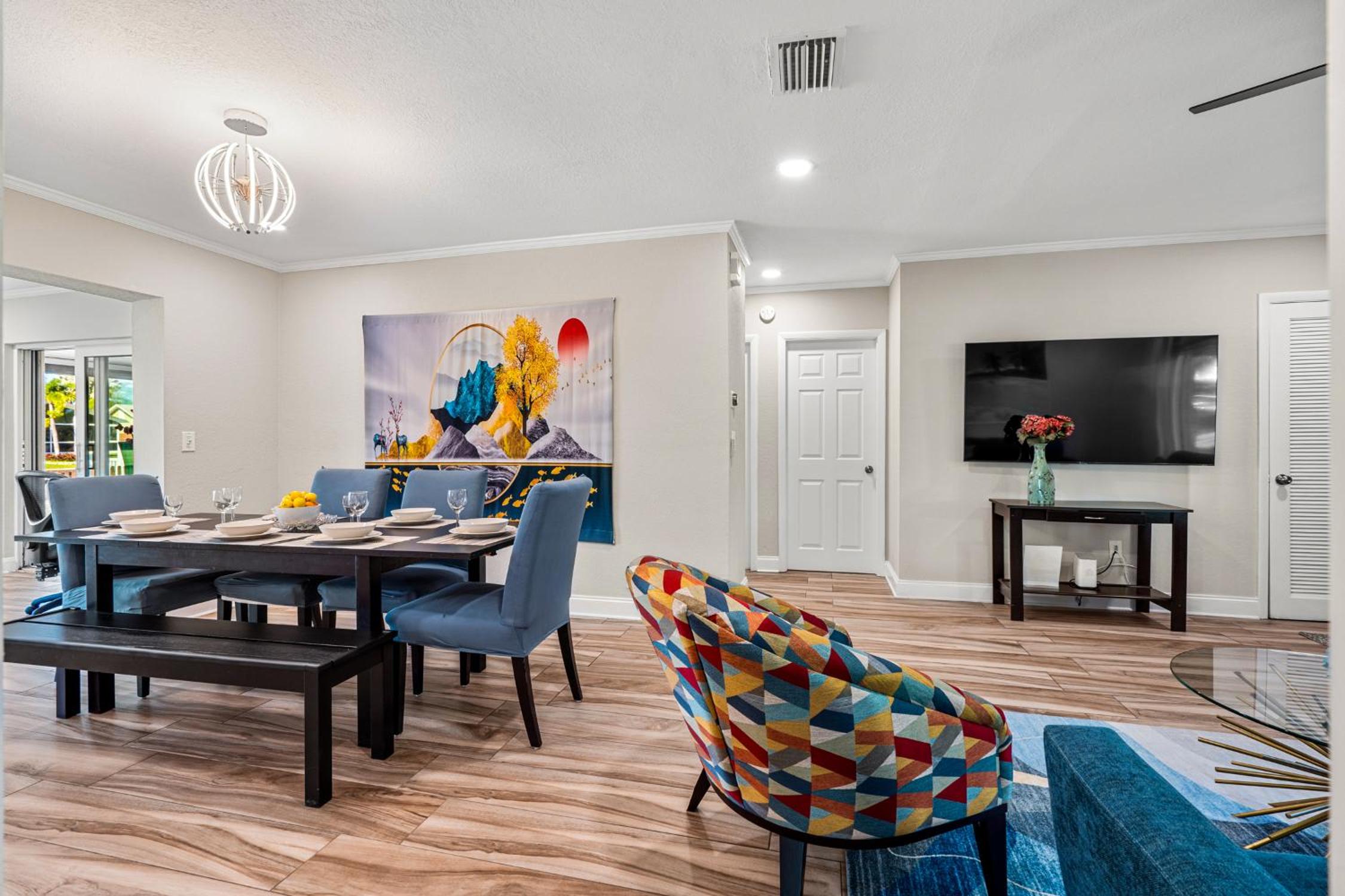 Three-Bedroom House photo 3