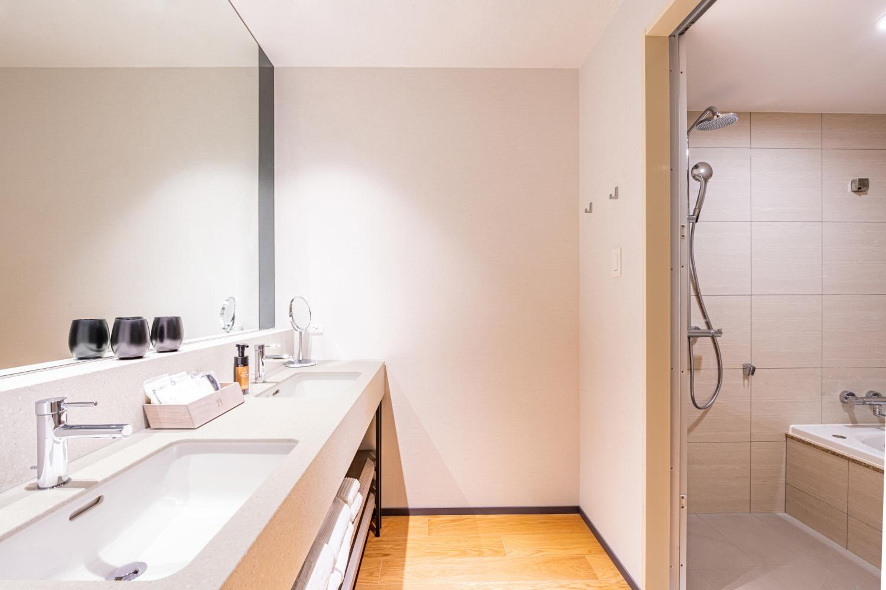 [Schoolhouse] Grace Wide Twin Room - Nonsmoking photo 3