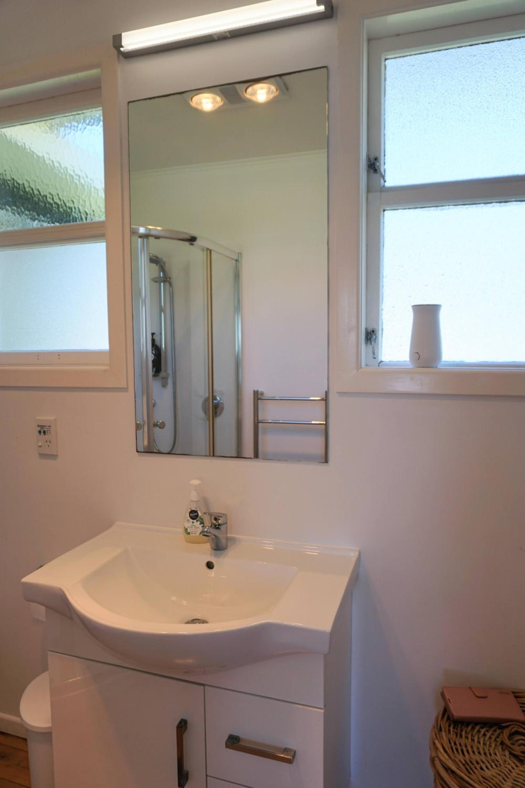 Three-Bedroom House photo 3