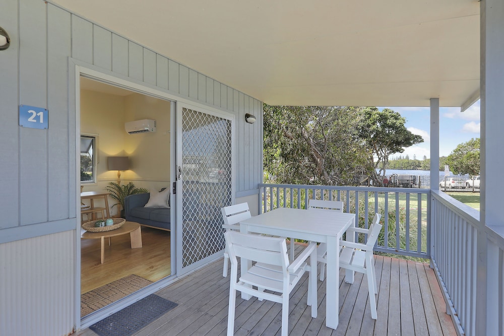 Deluxe Cabin - Sleeps 4 (with Bunks) photo 3