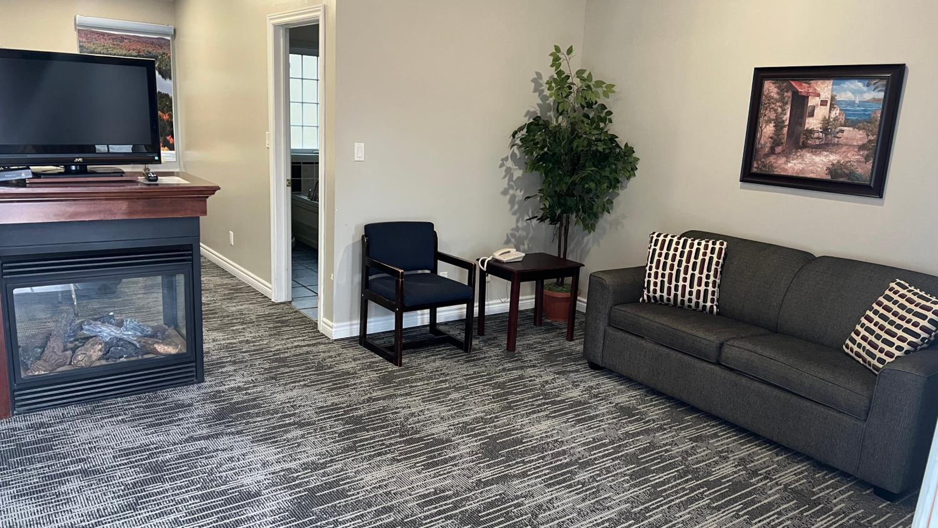 Suite with Lake View