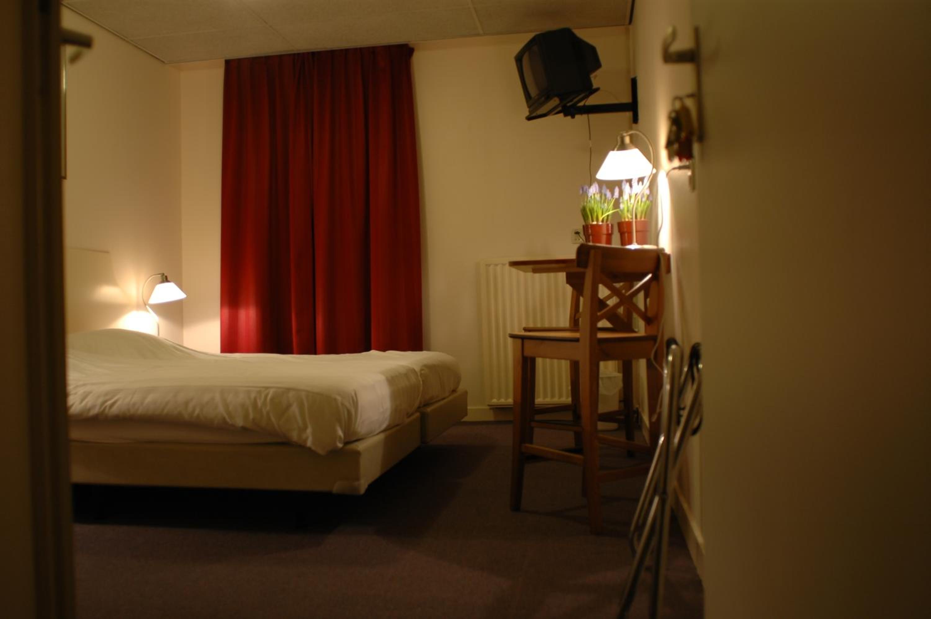 Standard Twin Room photo 1