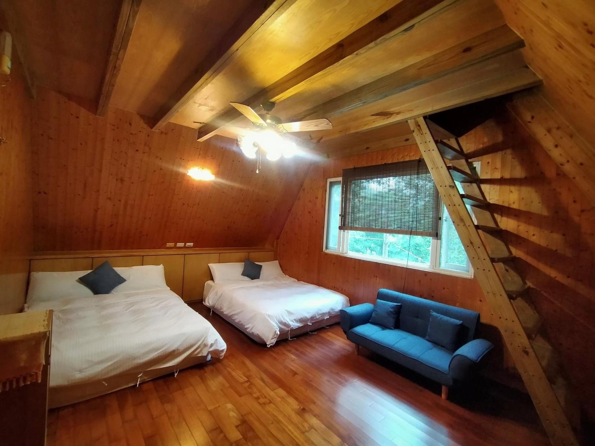 Standard Twin Room with Mountain View photo 2