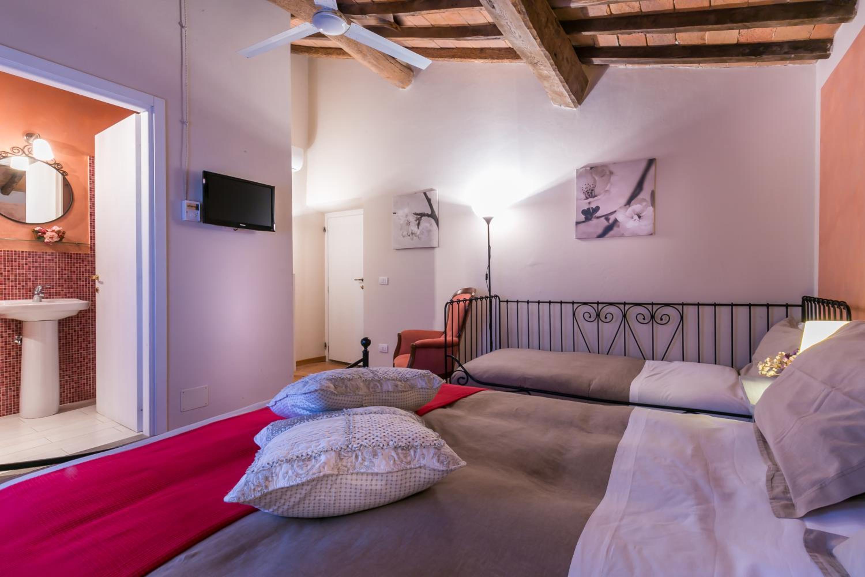 Triple Room photo 2