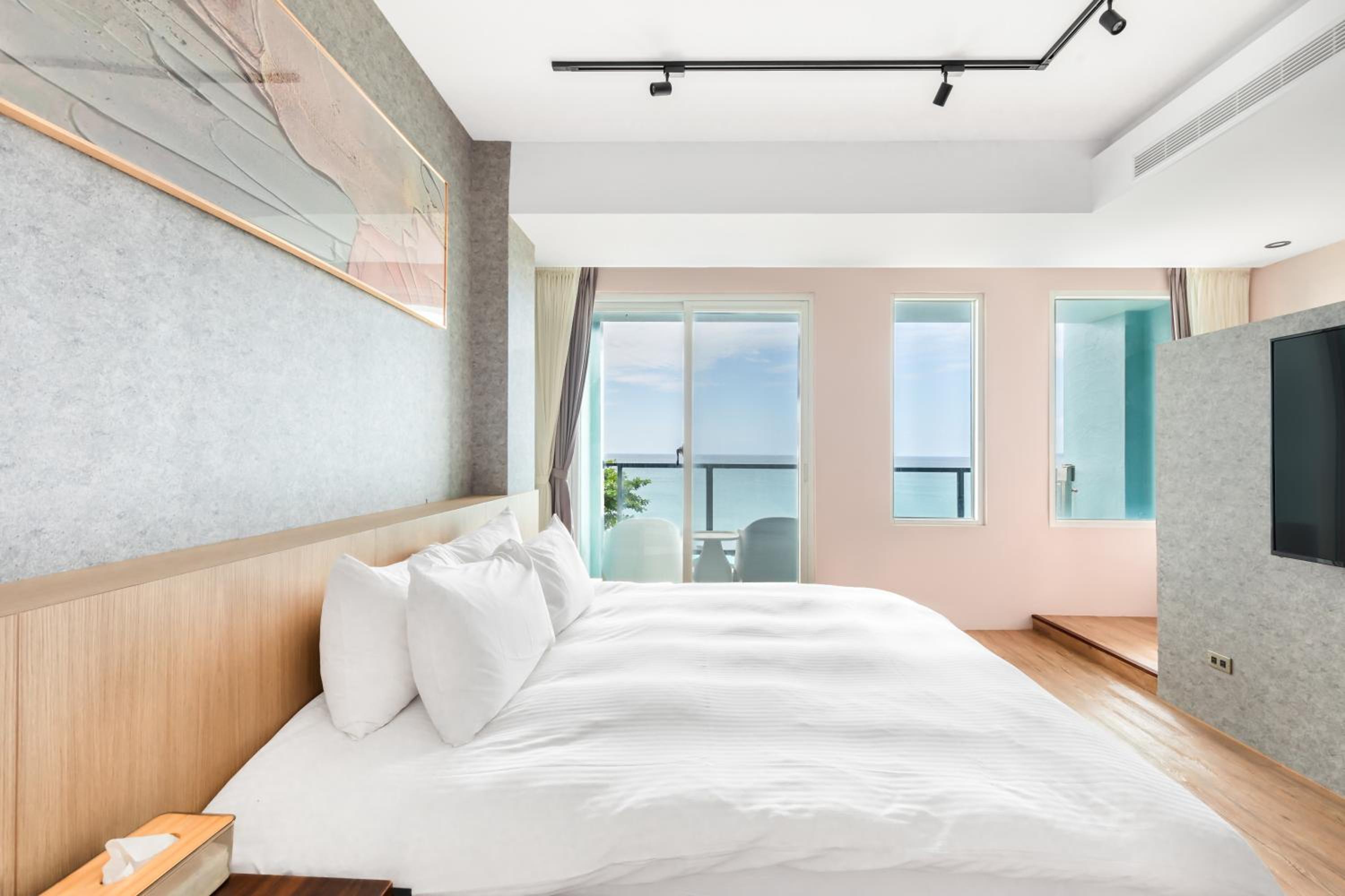 Double Room with Sea View - Photo 12