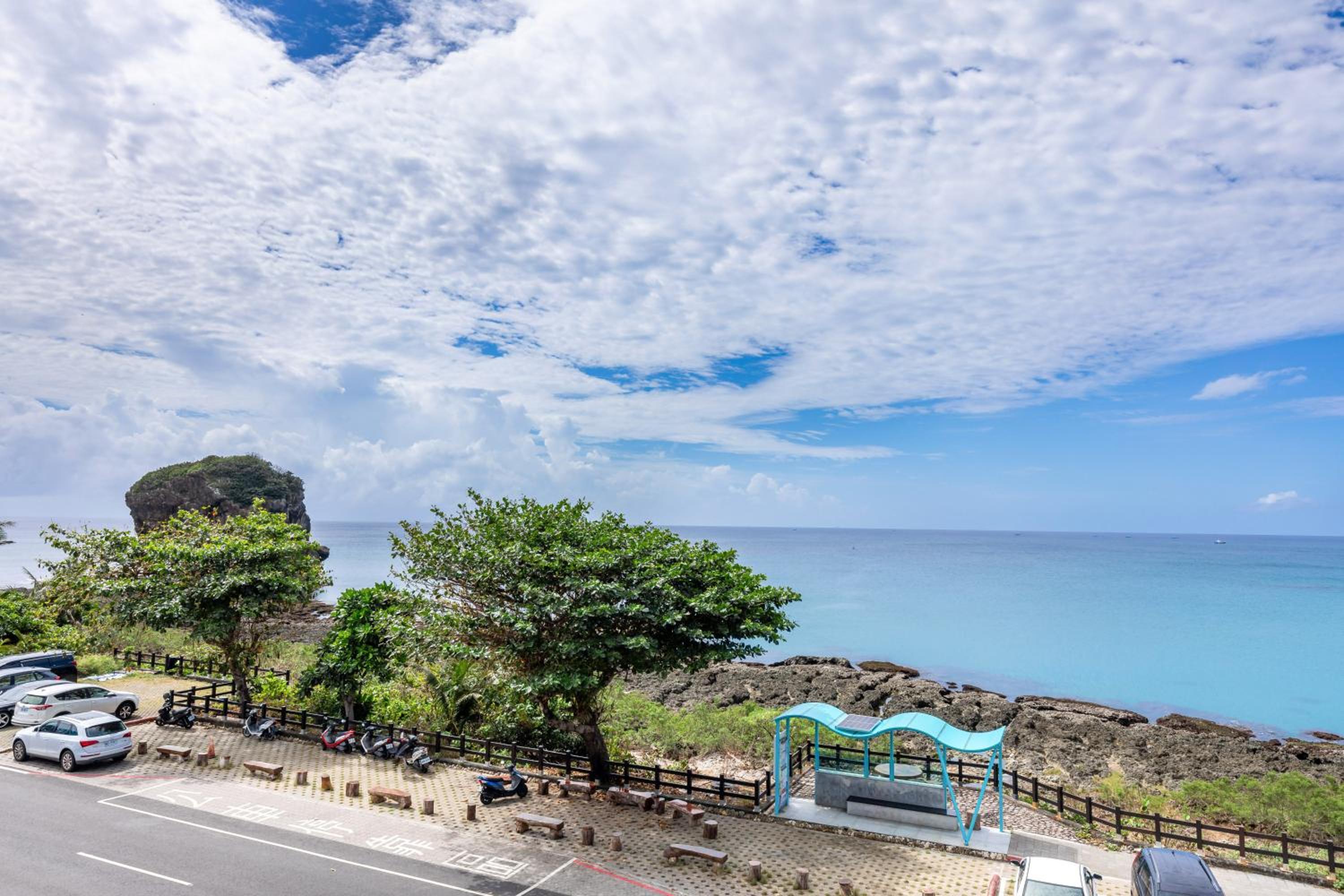 Double Room with Sea View - Photo 31