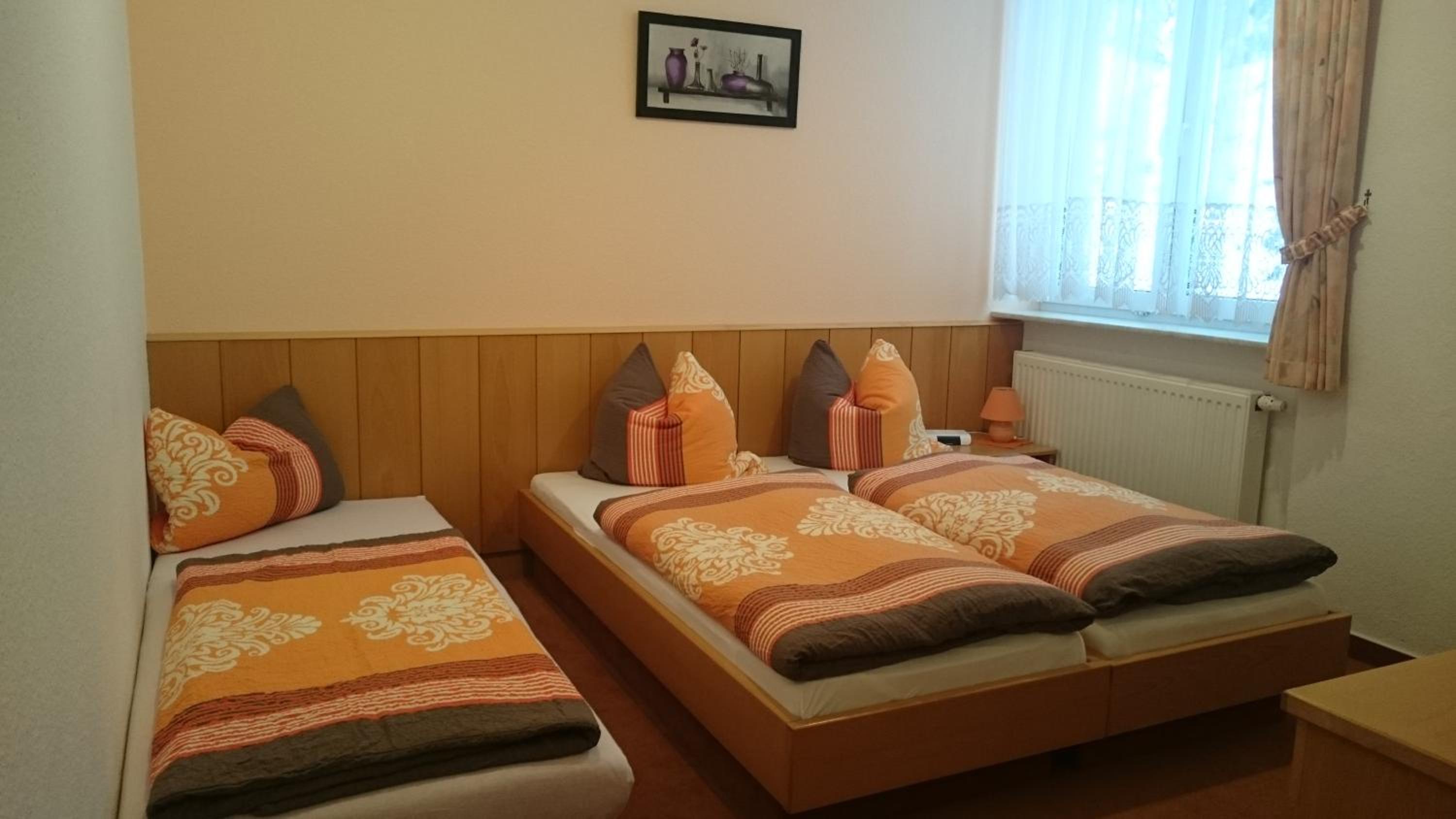 Double Room With Extra Bed photo 3
