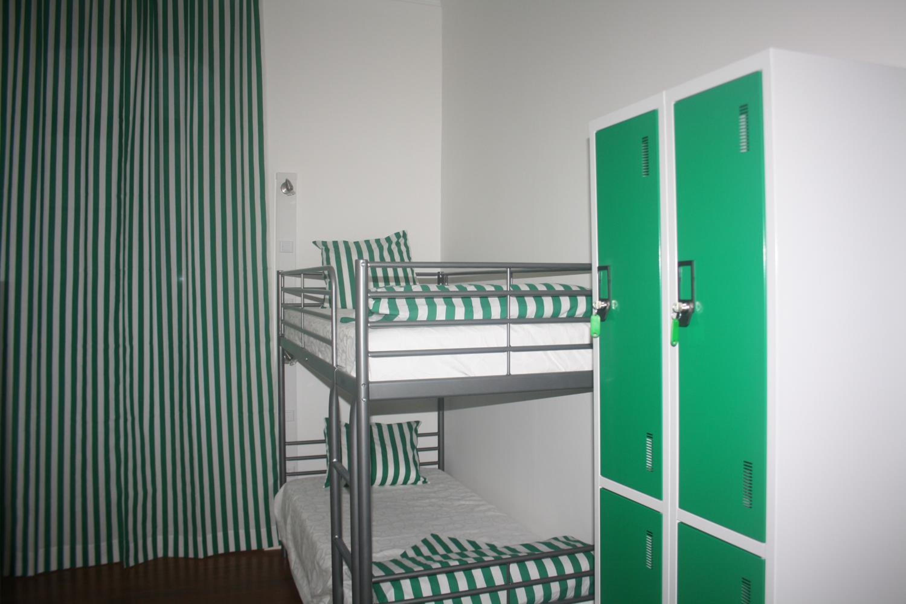 Mixed Dormitory Room photo 3