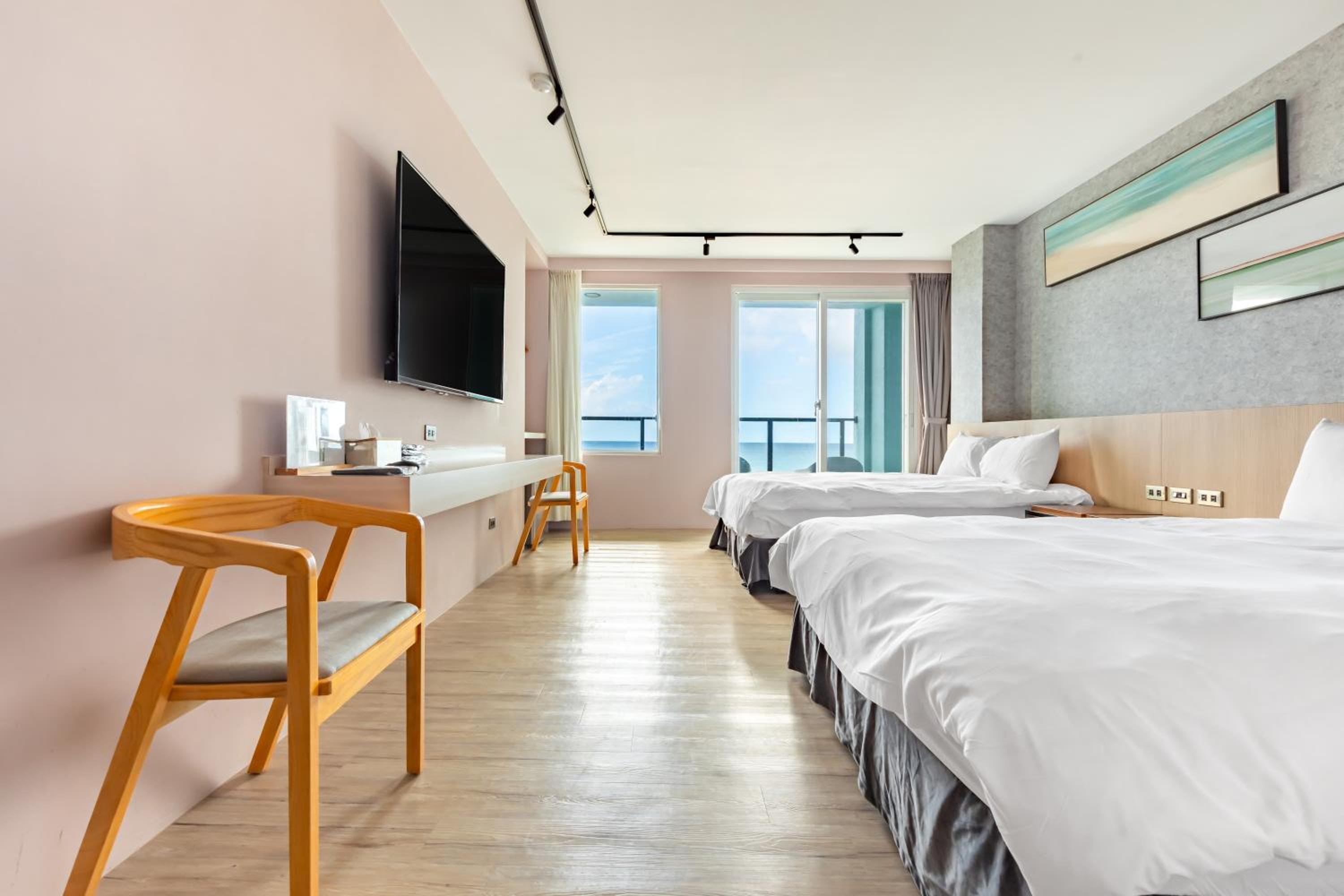 Quadruple Room with Sea View - Photo 22