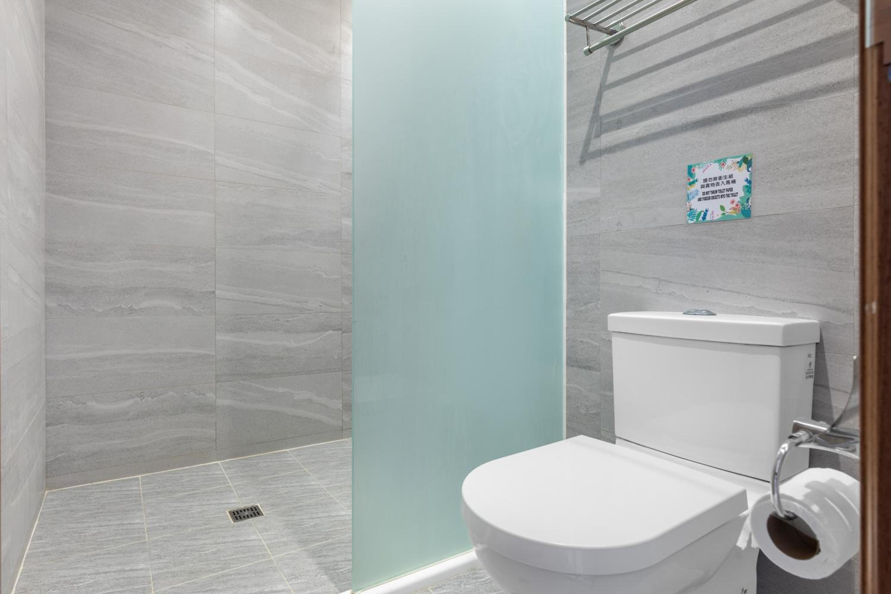 Quadruple Room with Sea View - Photo 17