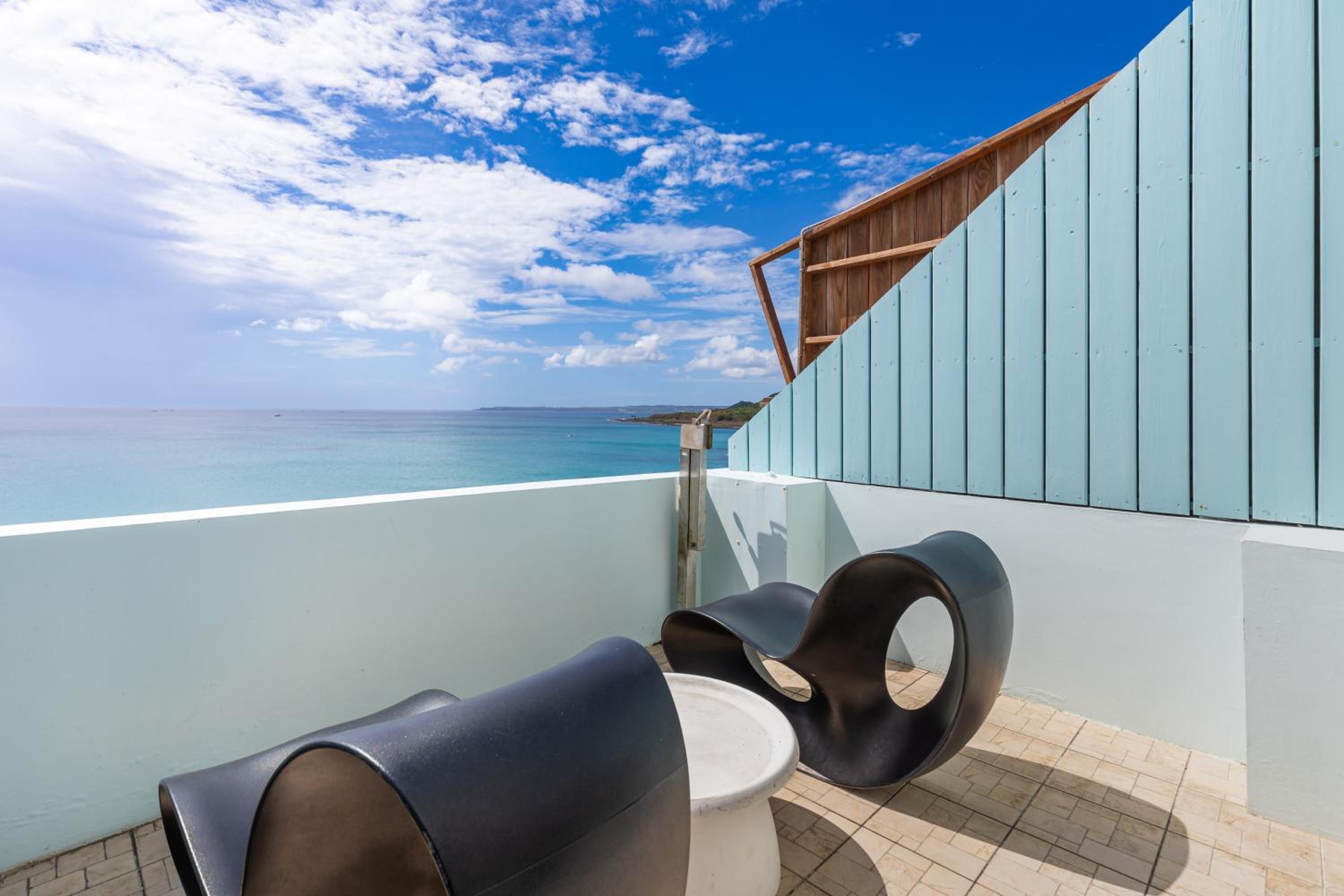 Deluxe Double Room with Sea View - Photo 11