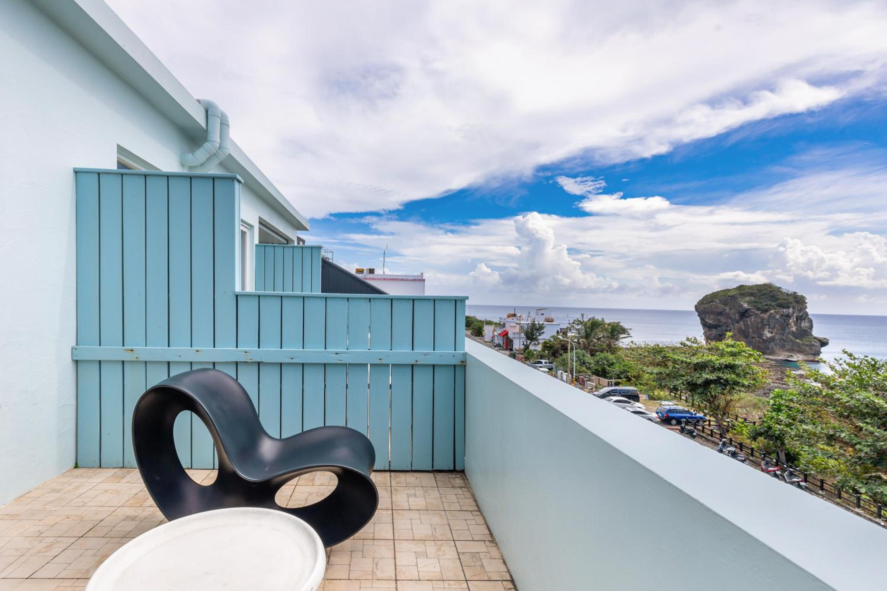 Deluxe Double Room with Sea View - Photo 12