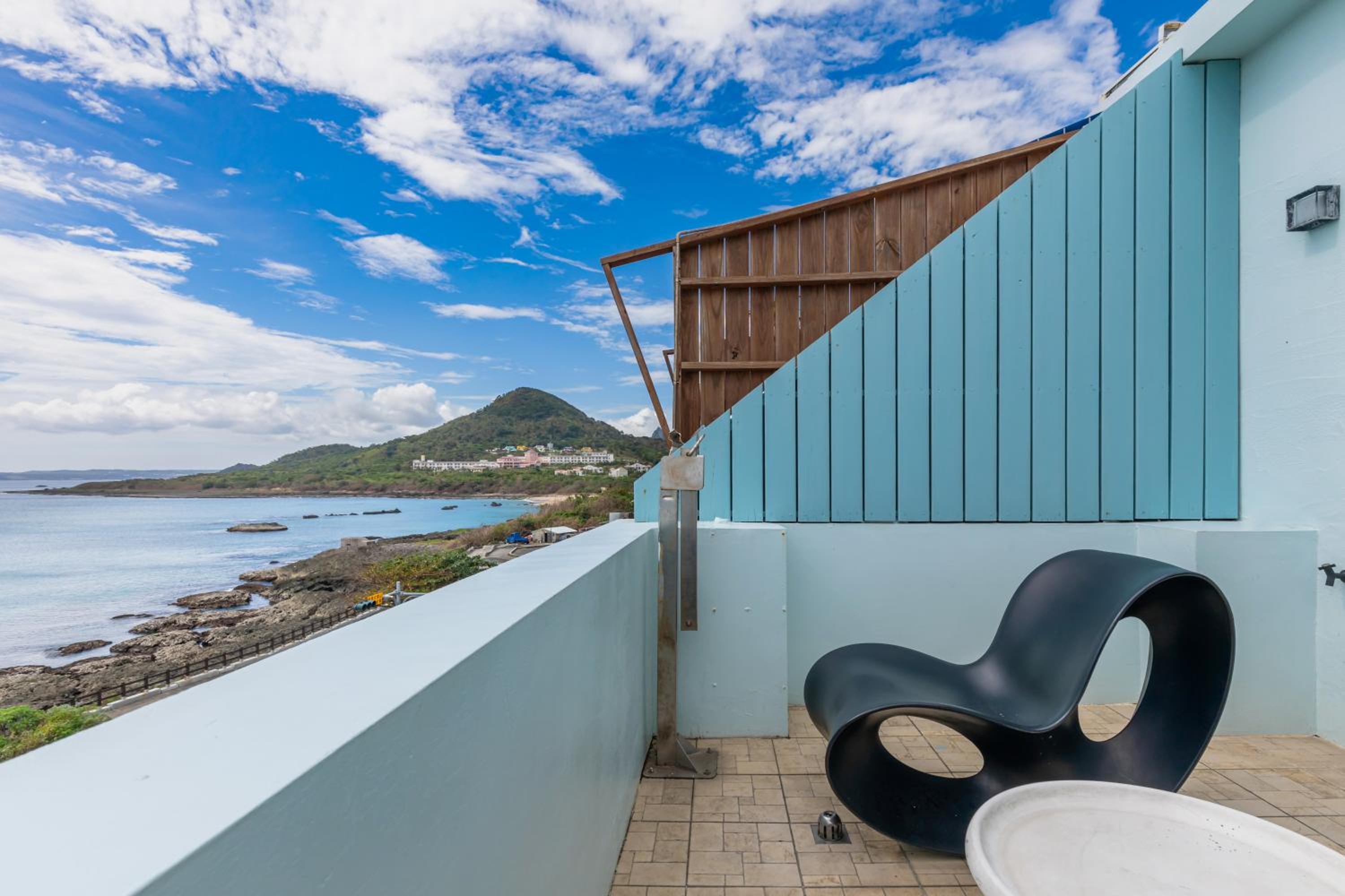 Deluxe Double Room with Sea View - Photo 9