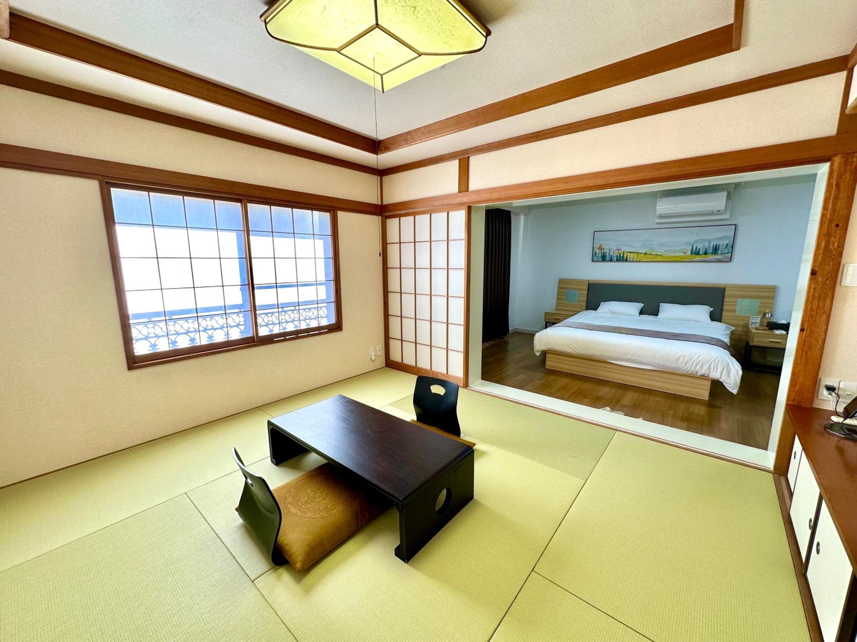 Room with Tatami Area and Ocean View photo 2