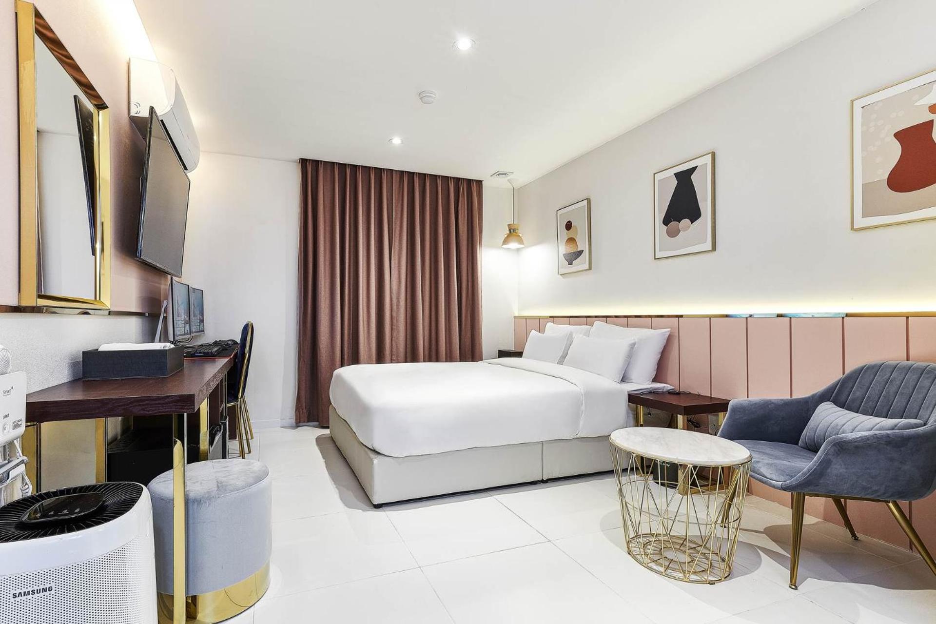 Deluxe Room - Photo 1