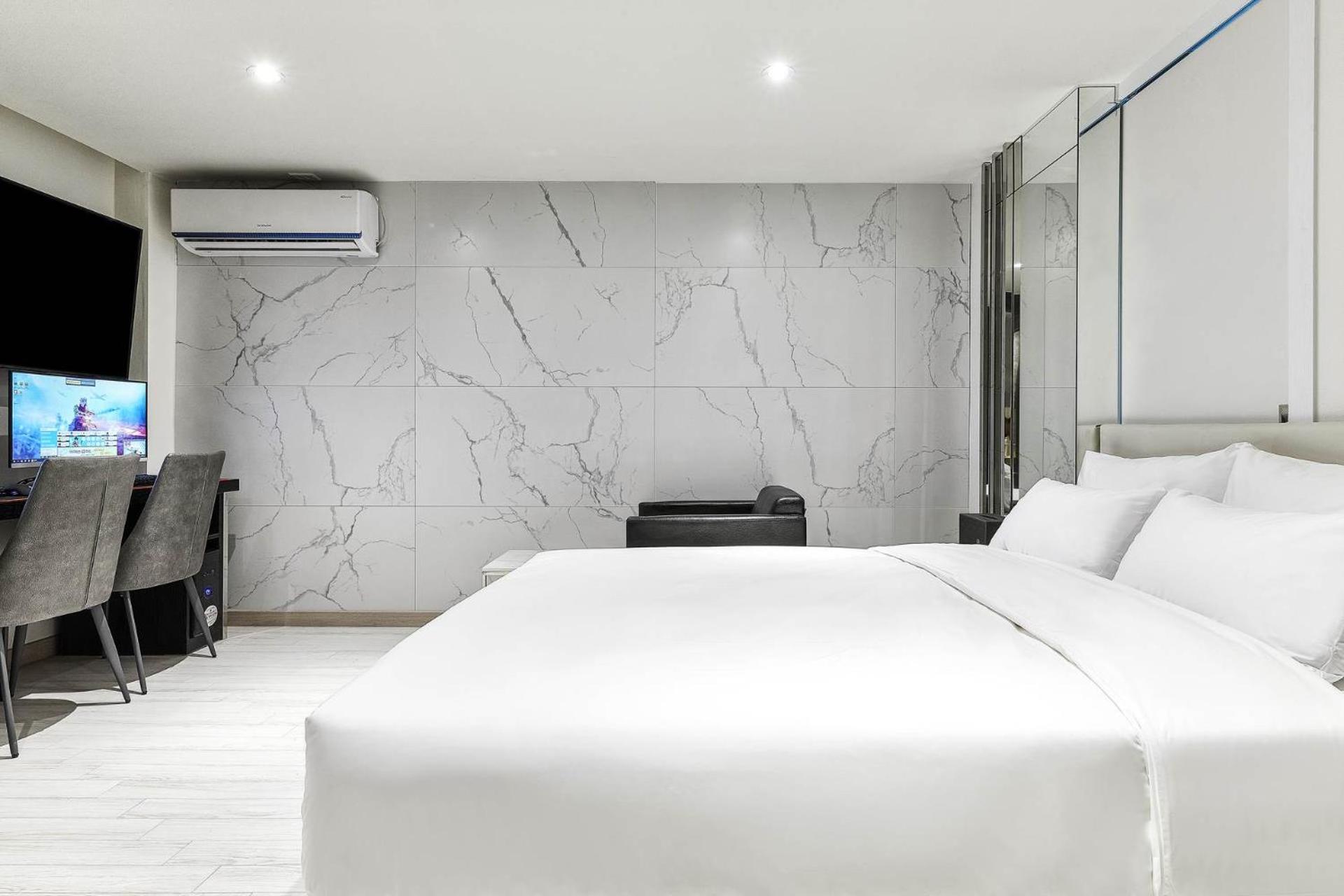 Premium Room - Photo 1