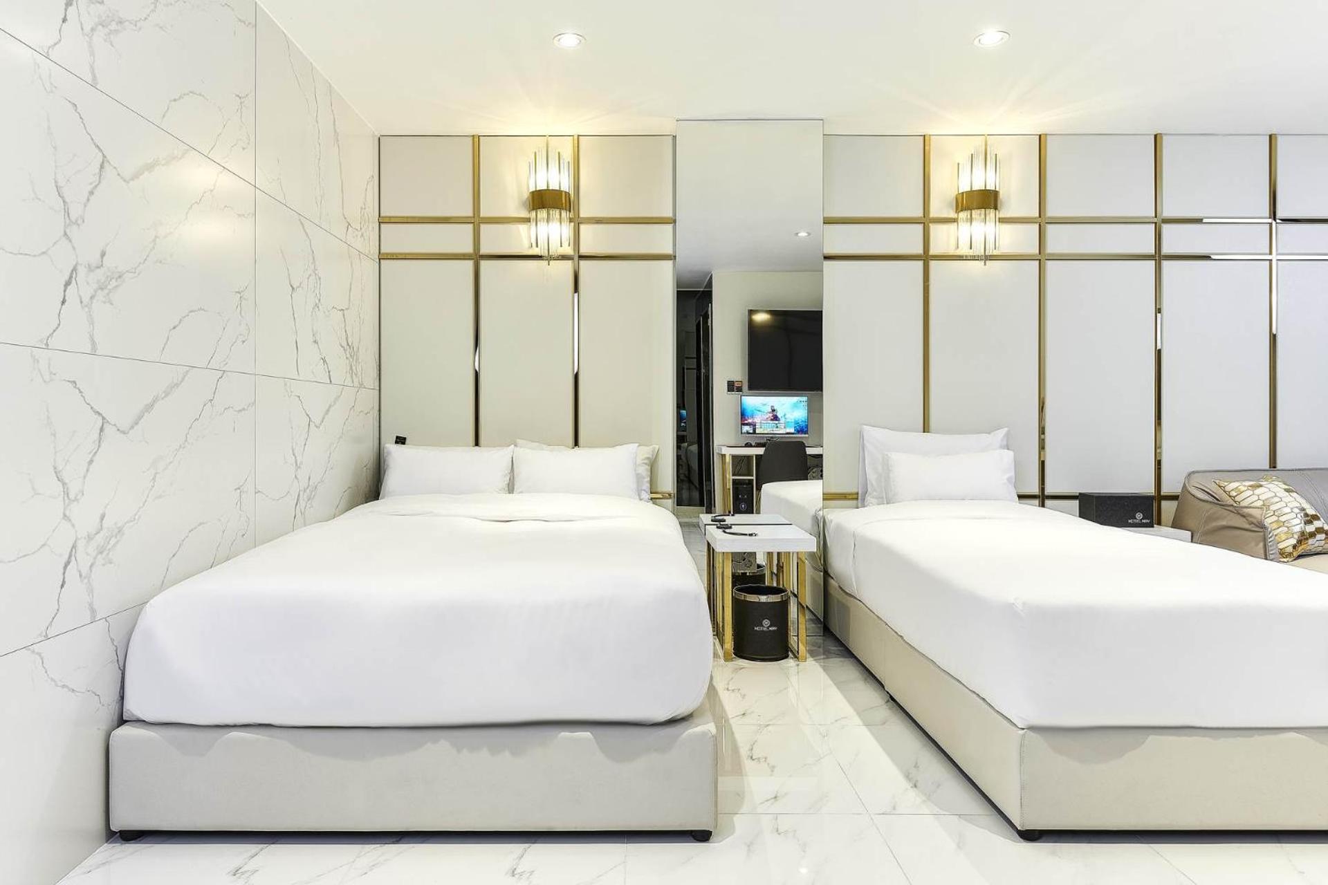 Twin Room - Photo 1