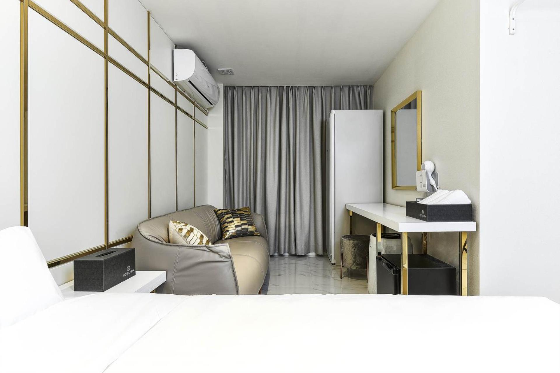 Twin Room - Photo 2
