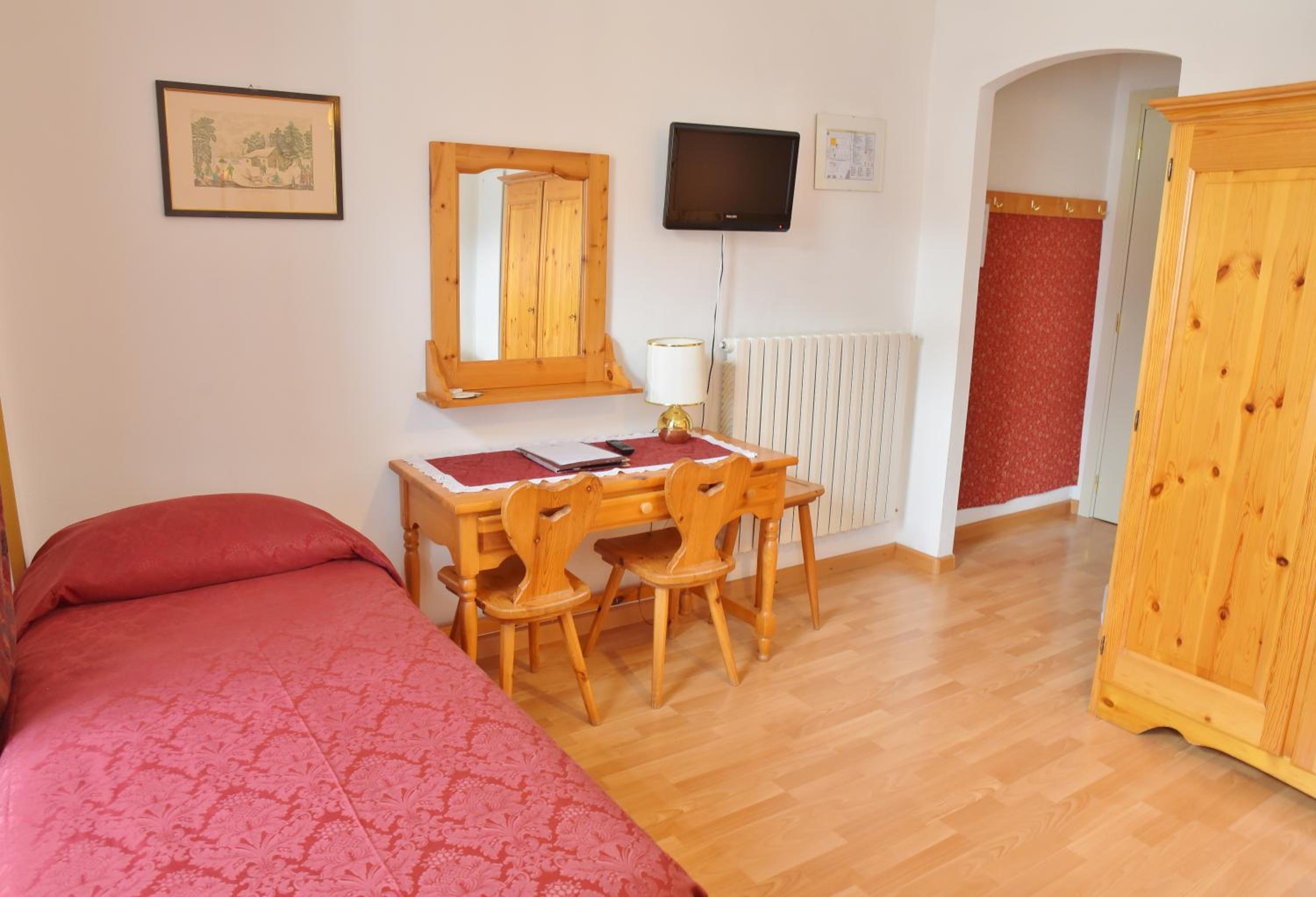 Family Room (2 Adults + 2 Children) - Photo 3