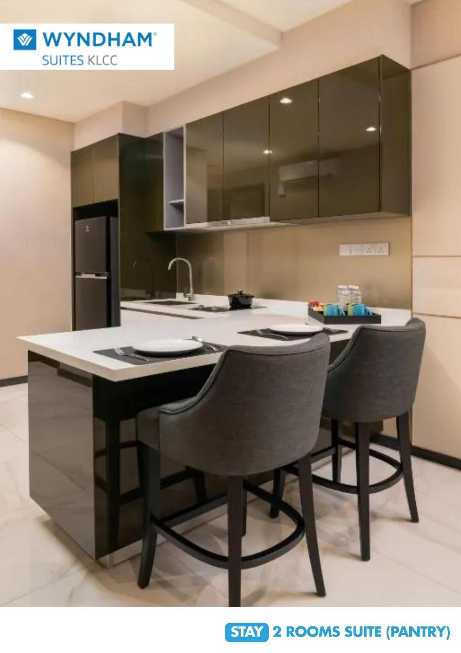Wyndham Executive Suite with Twin Beds Wyndham Executive Suite with Twin Beds