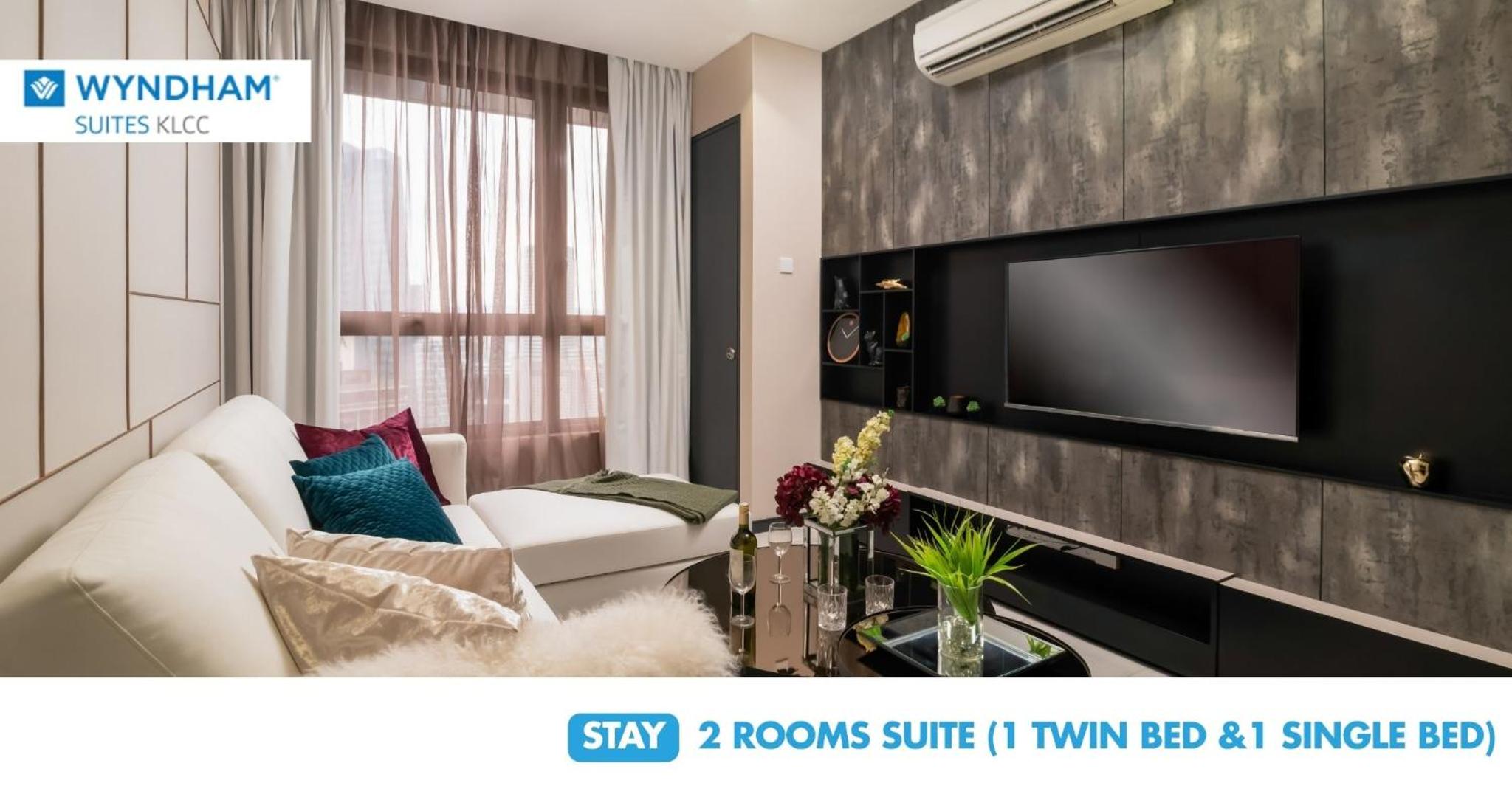 Wyndham Executive Suite with Twin Beds