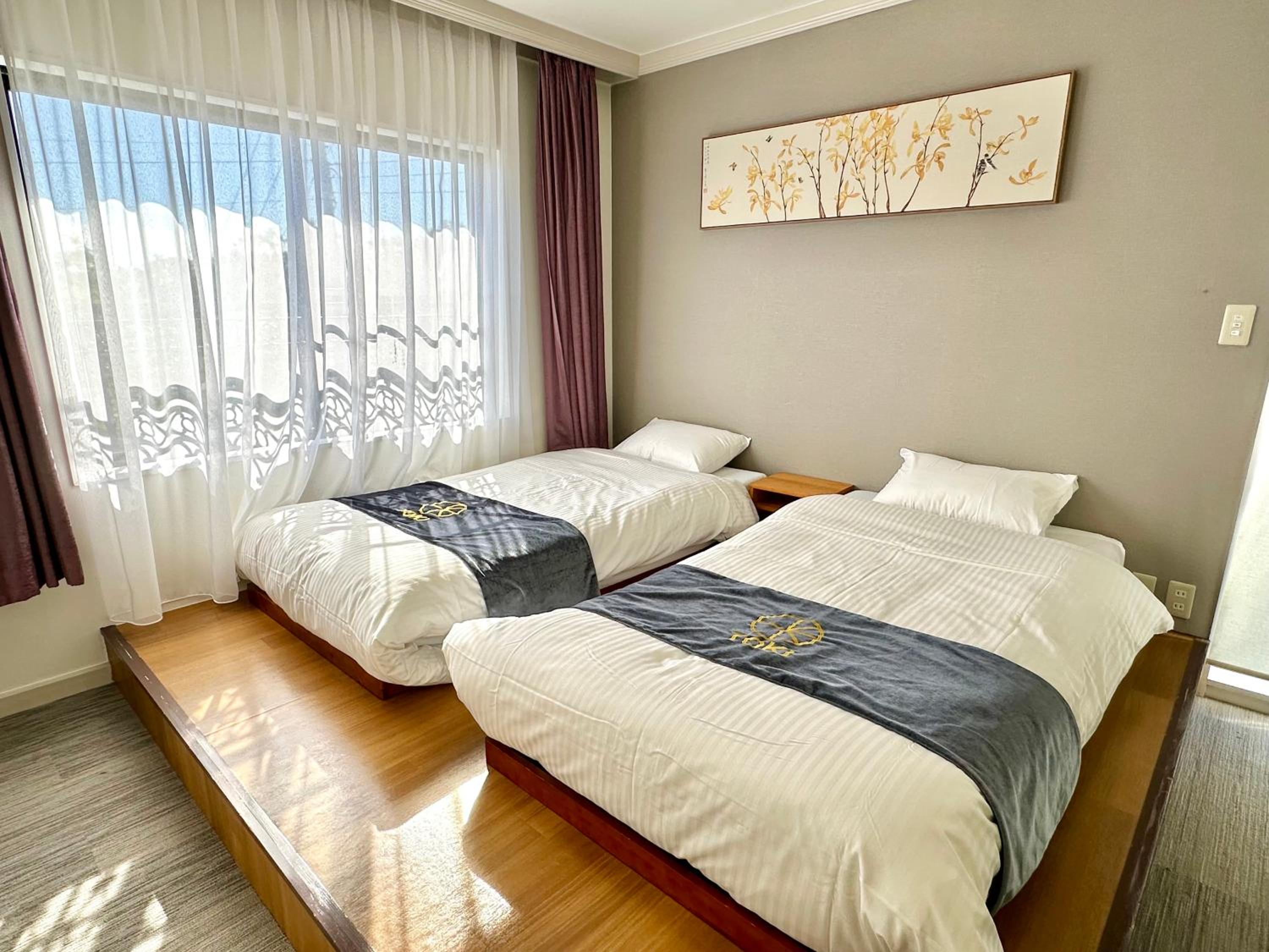 Corner Suite