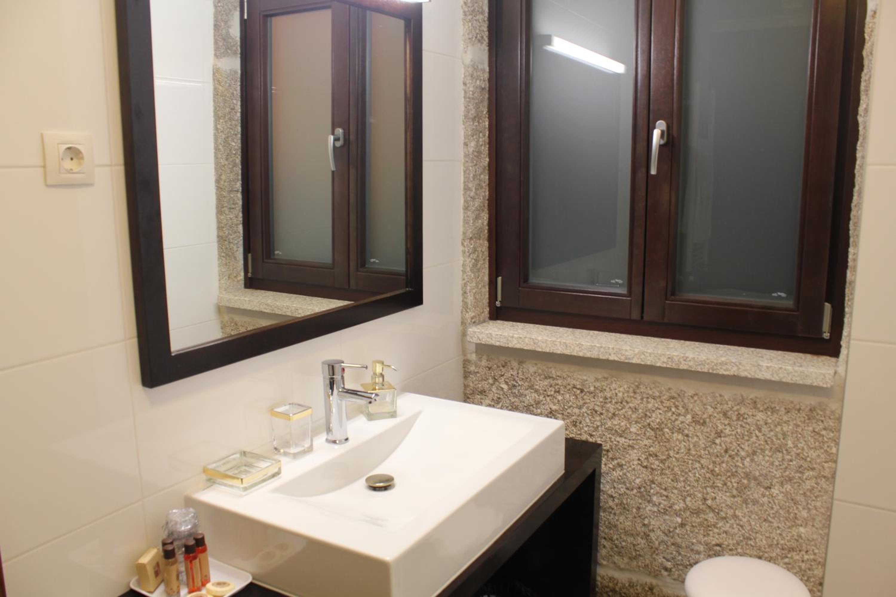 Double or Twin Room - Photo 3
