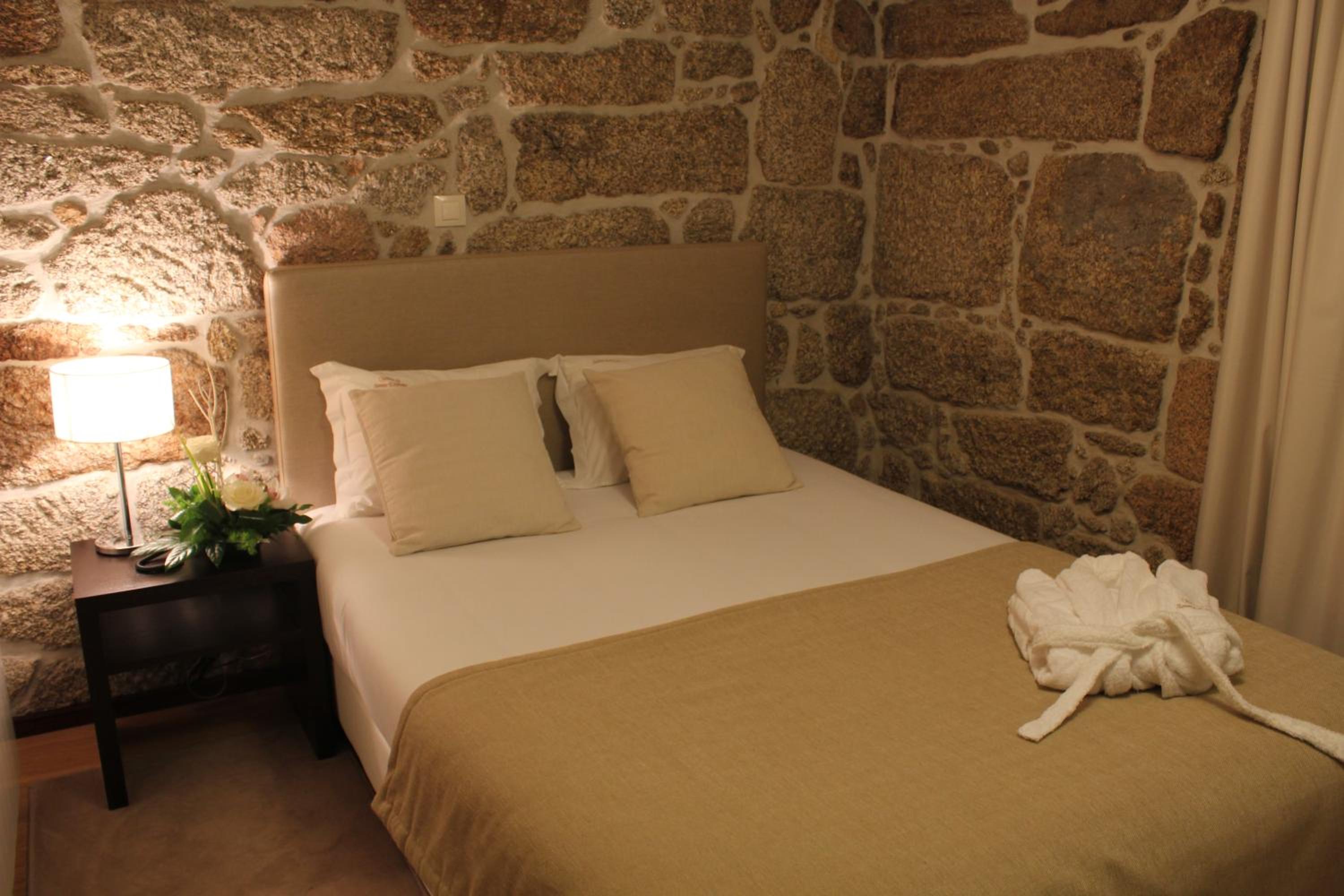 Double or Twin Room - Photo 7