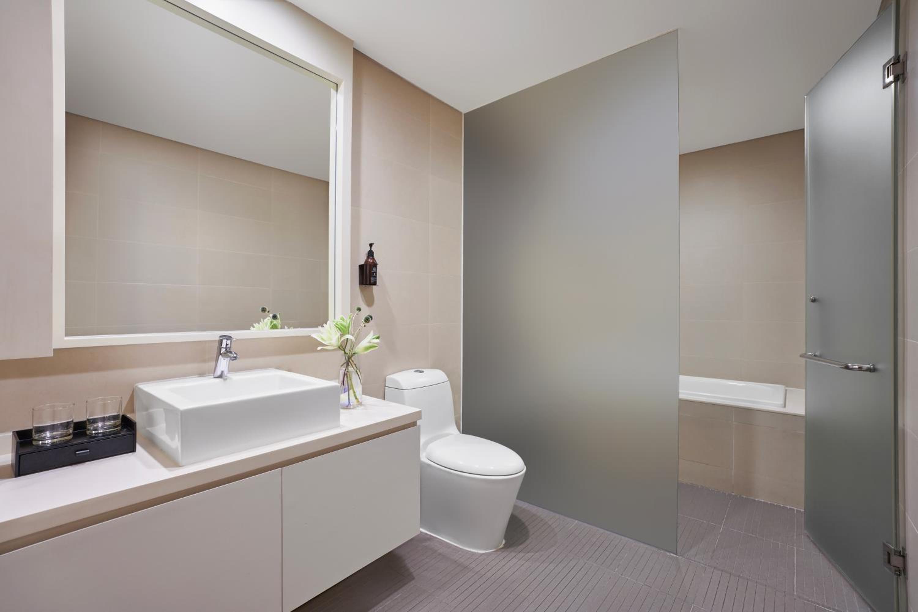 Executive Two-Bedroom Apartment (4 Adults)  photo 2