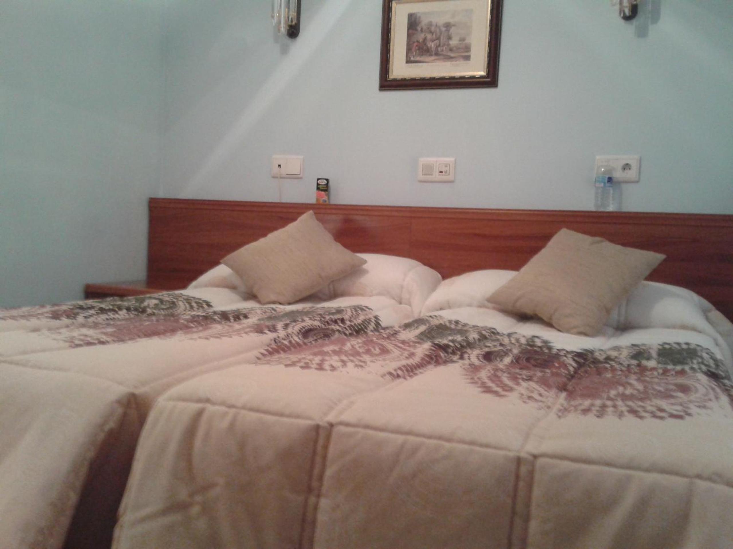 Double Room - Photo 12
