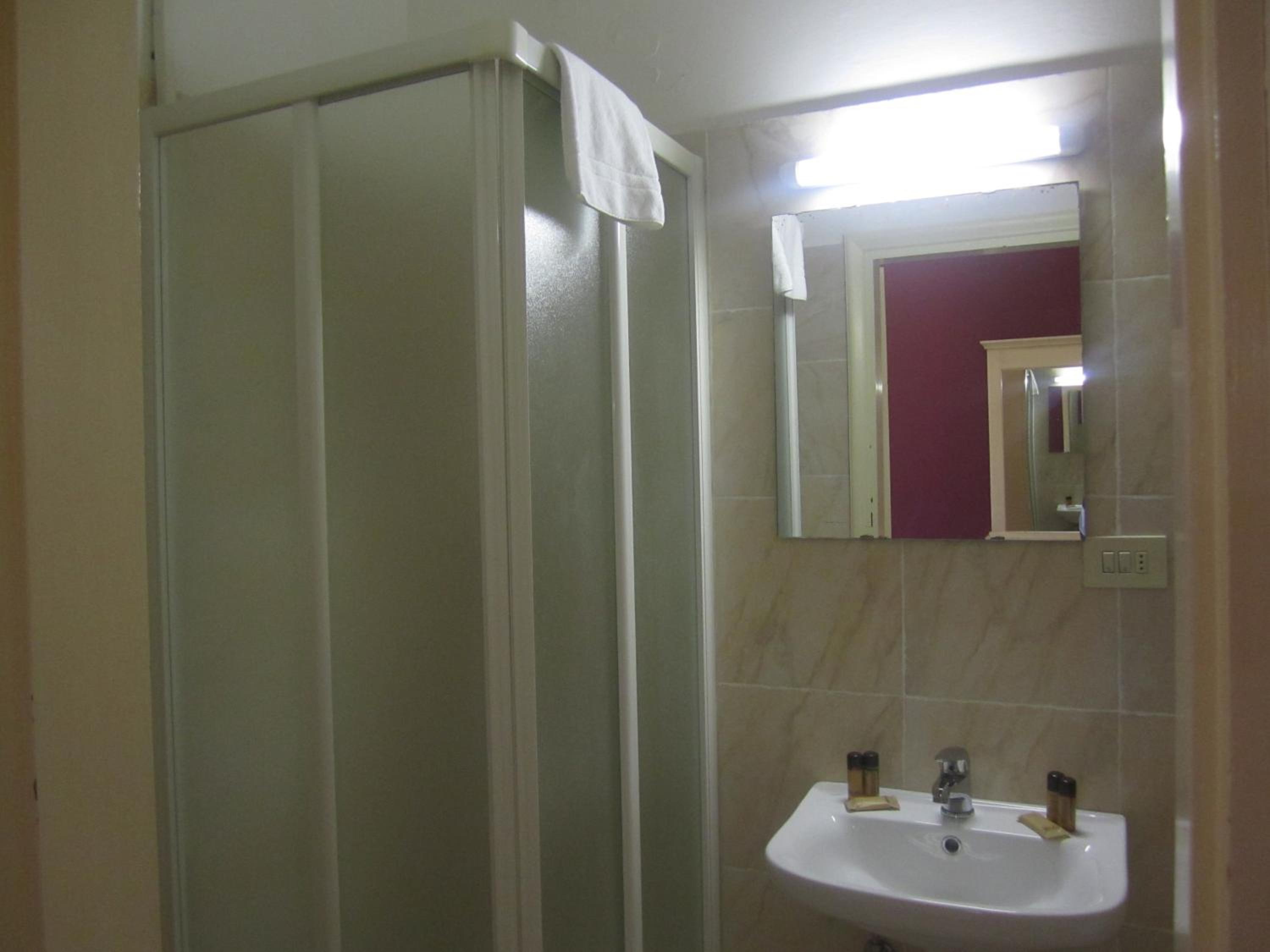 Triple Room with Private Bathroom photo 2