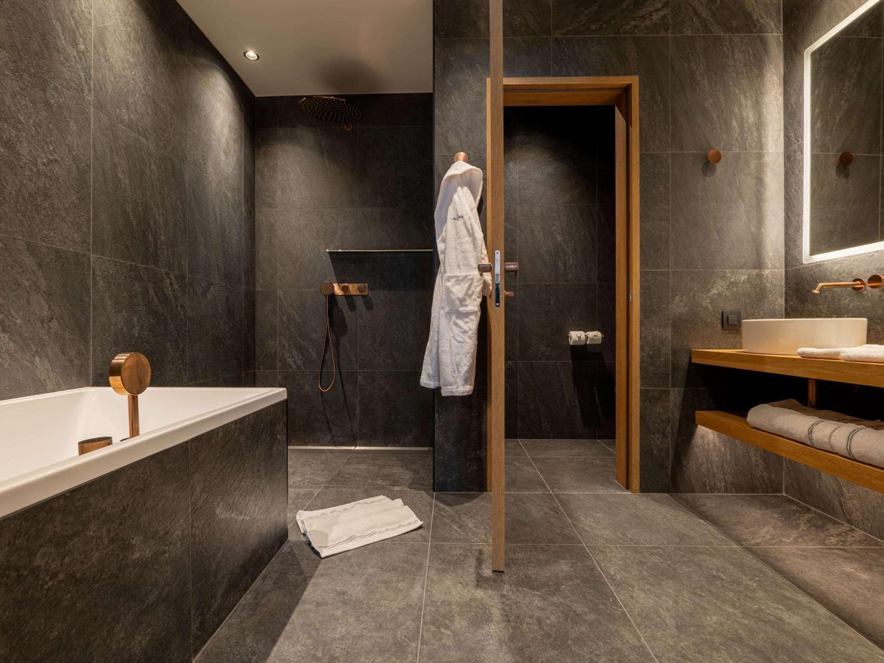 Swiss Signature Apartment - Photo 2
