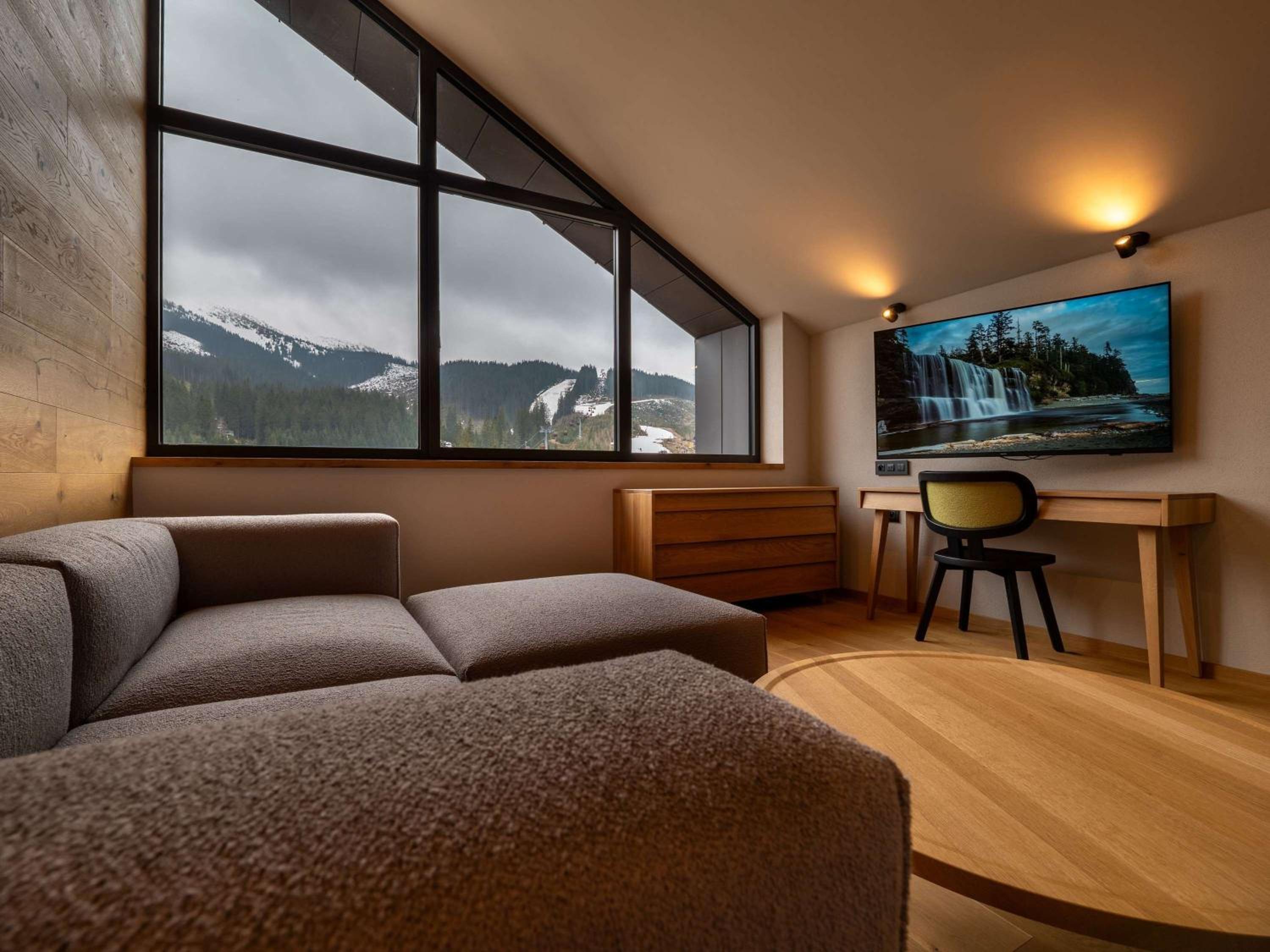 Swiss Signature Apartment - Photo 4