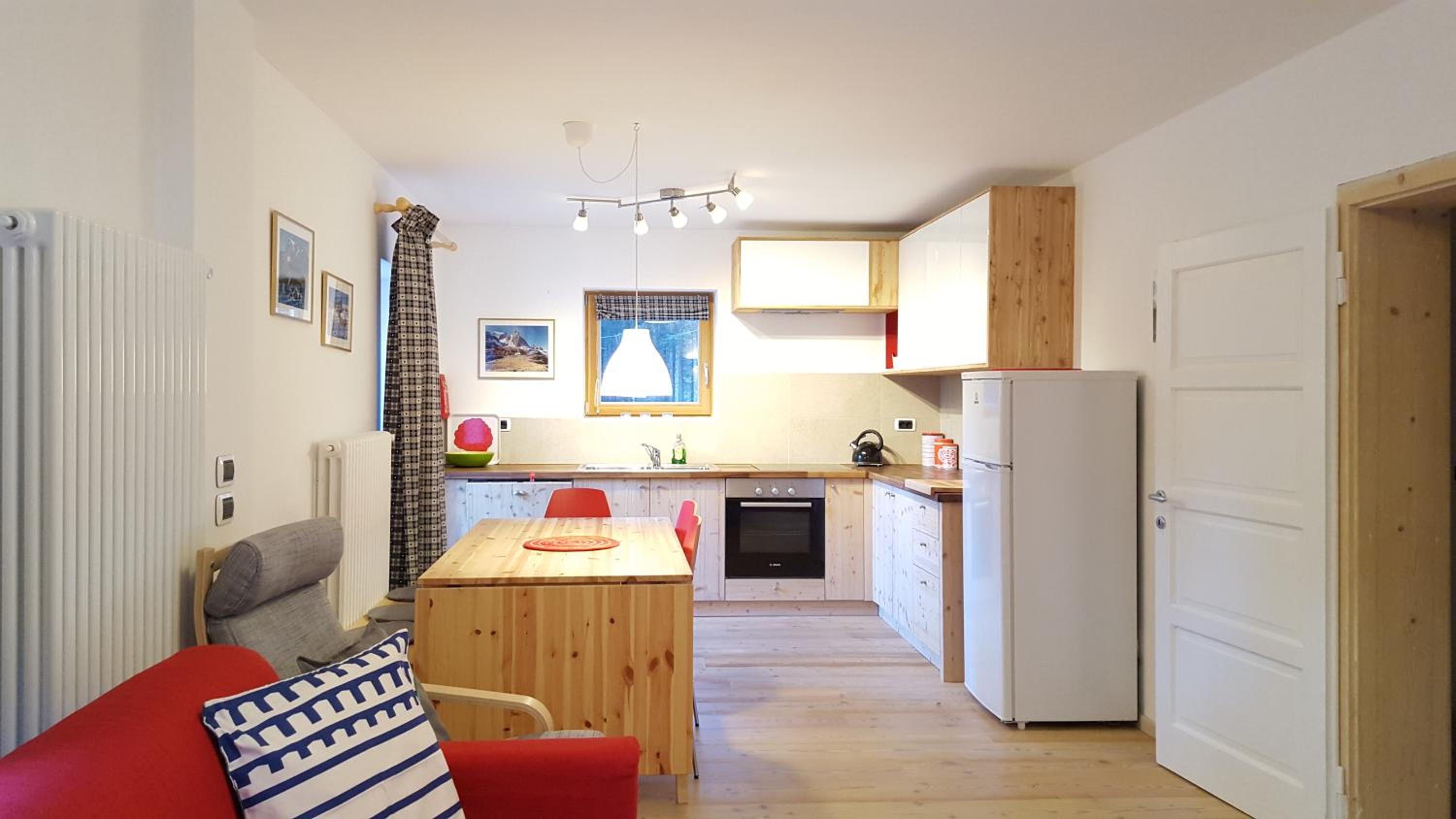 Apartment photo 2