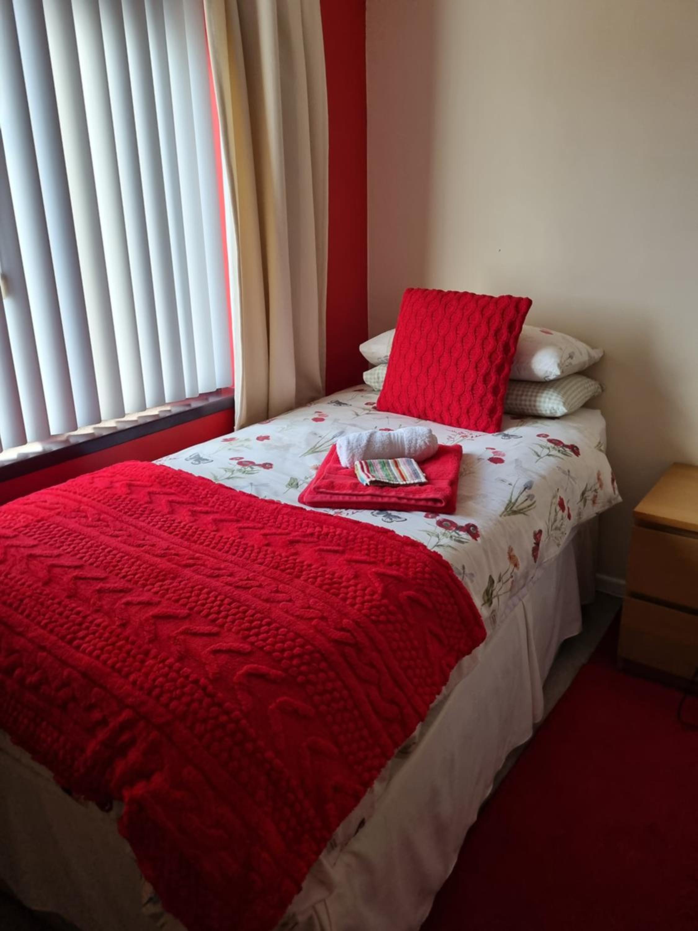 Twin Room - Photo 10