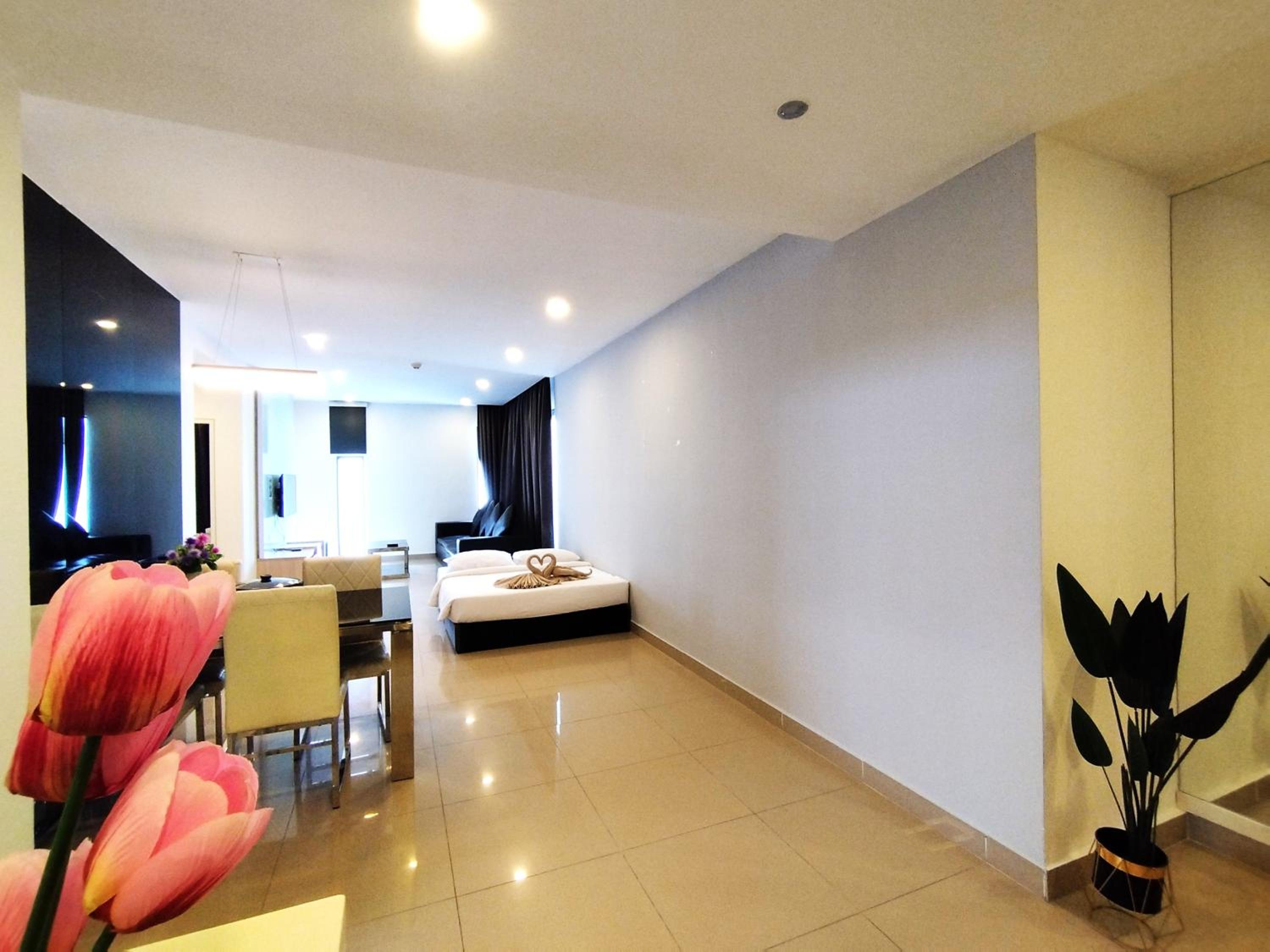 Two-Bedroom Apartment with Mountain View photo 1