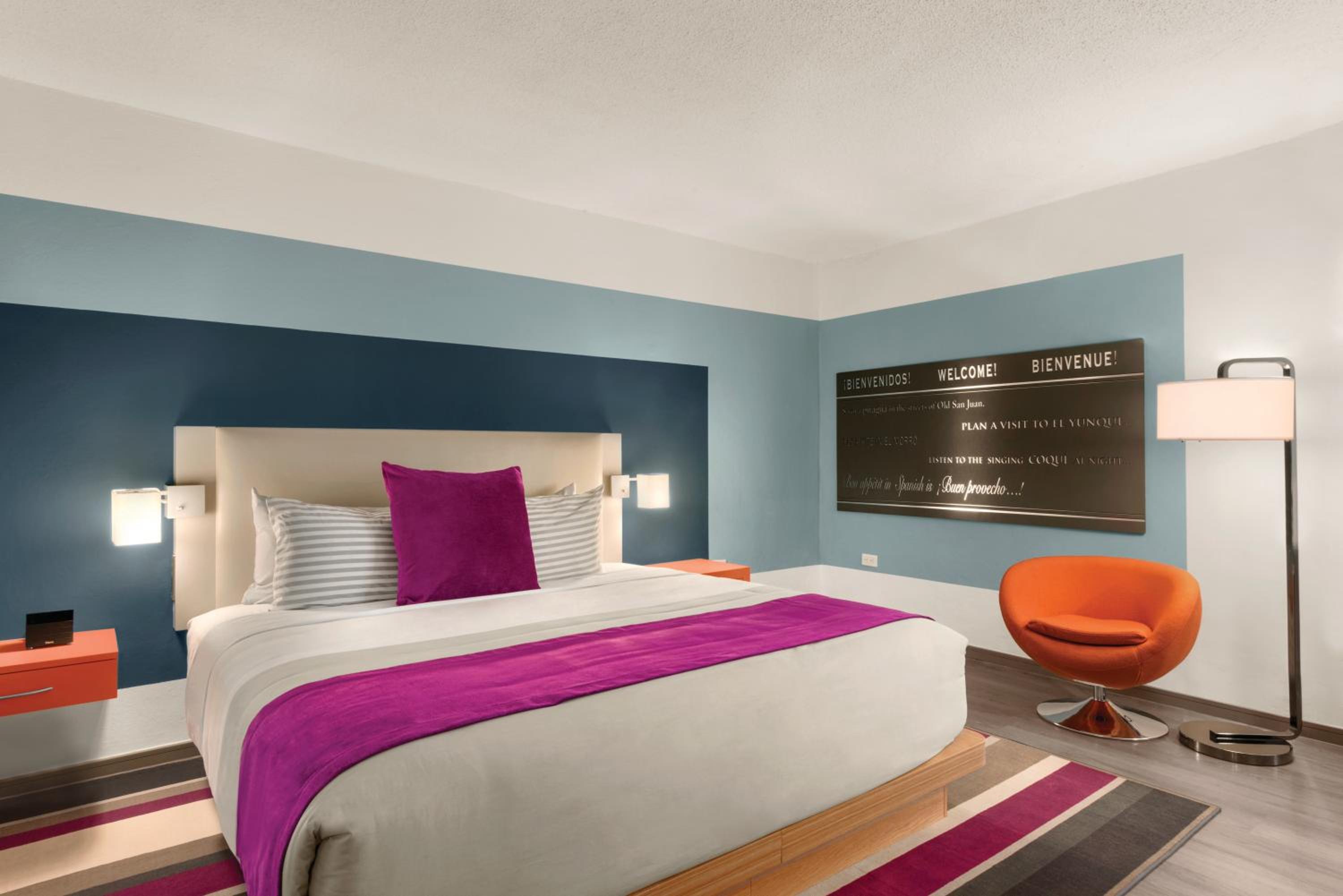 King Room with Balcony - Photo 3