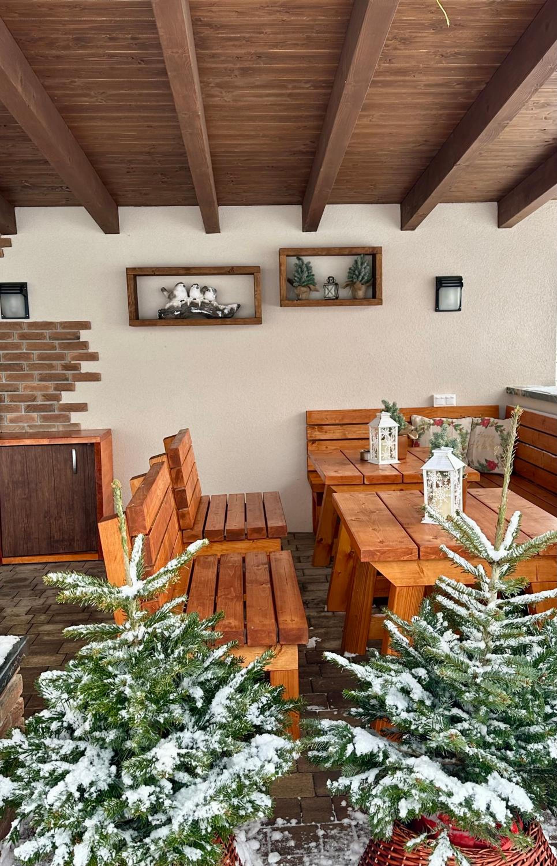 Three-Bedroom Apartment with Balcony photo 3