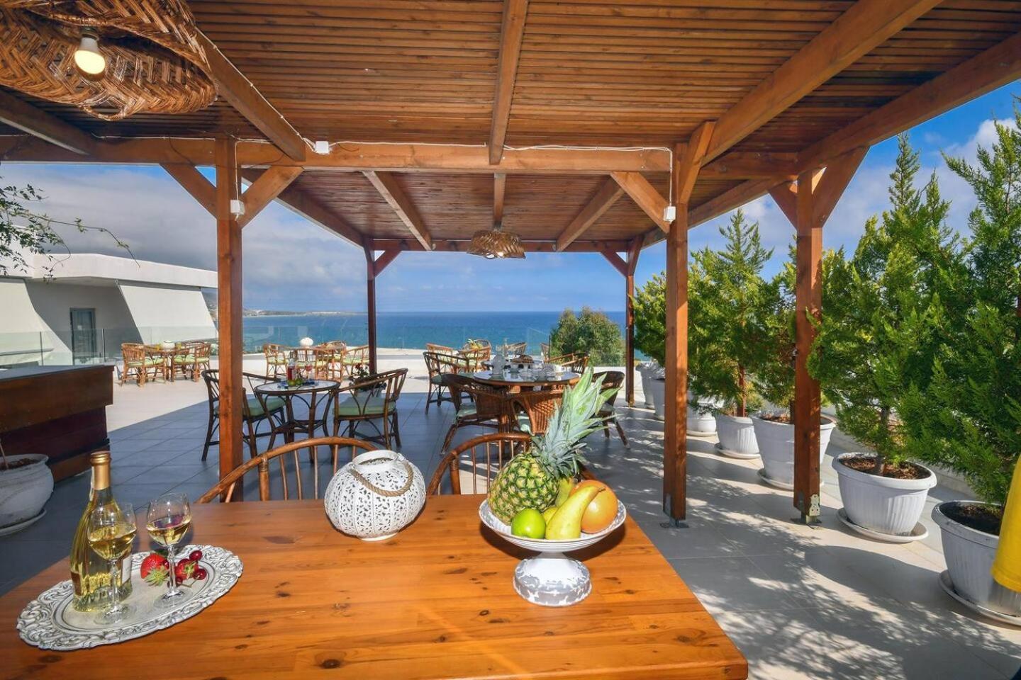 Studio Apartment with Sea View photo 2