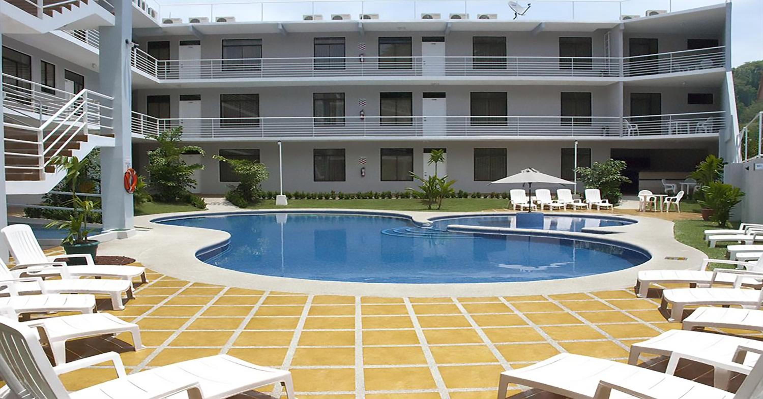 Apartment (4 Adults) (0.7 mi from the beach)