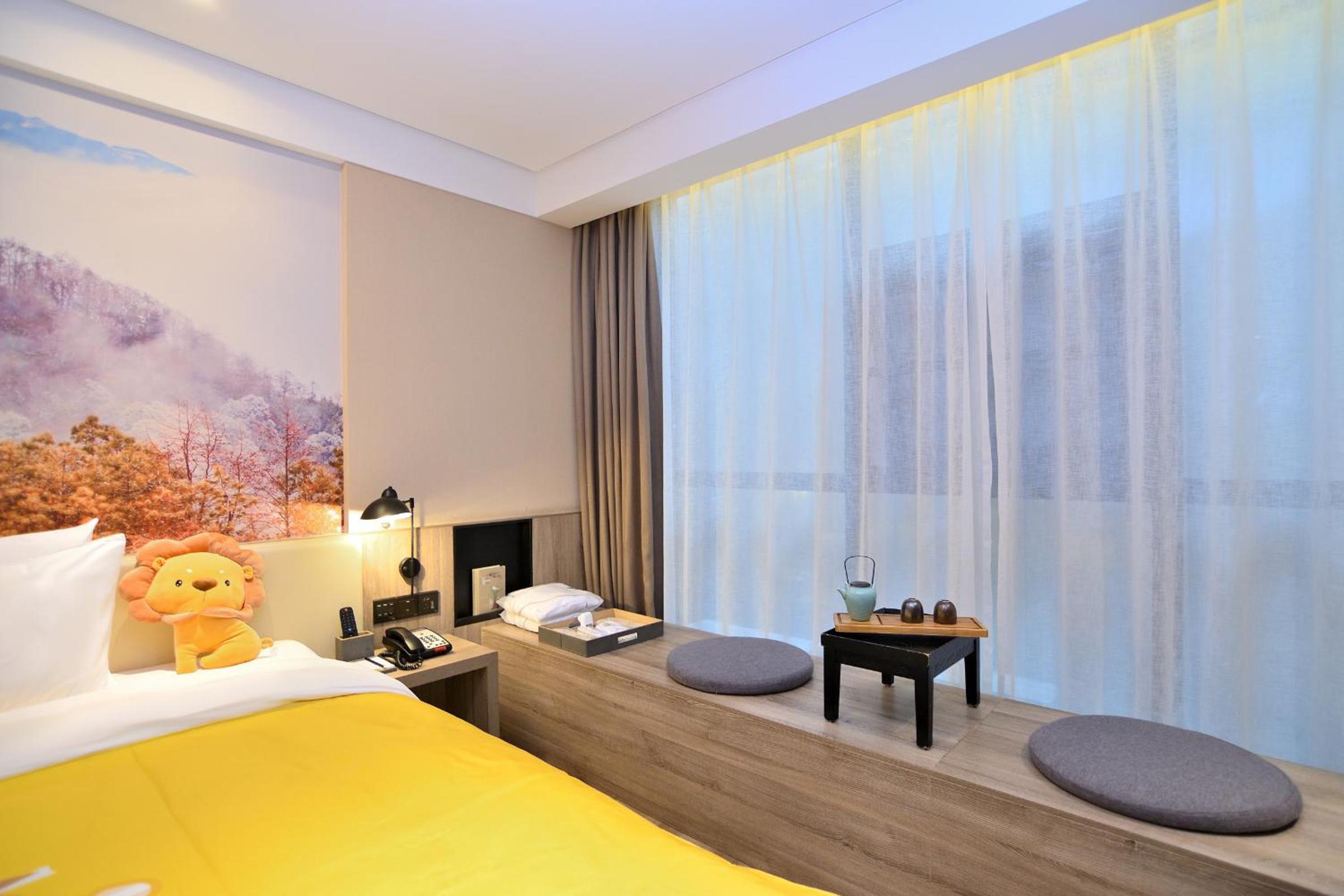 Duomai Jimu Family Room