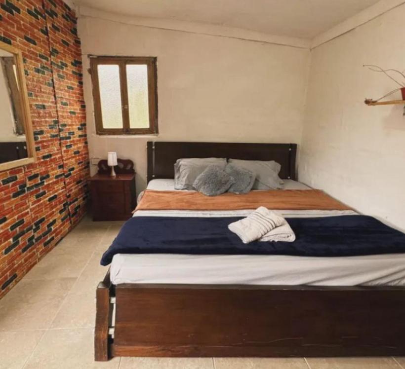 Double Room with Shared Bathroom photo 2