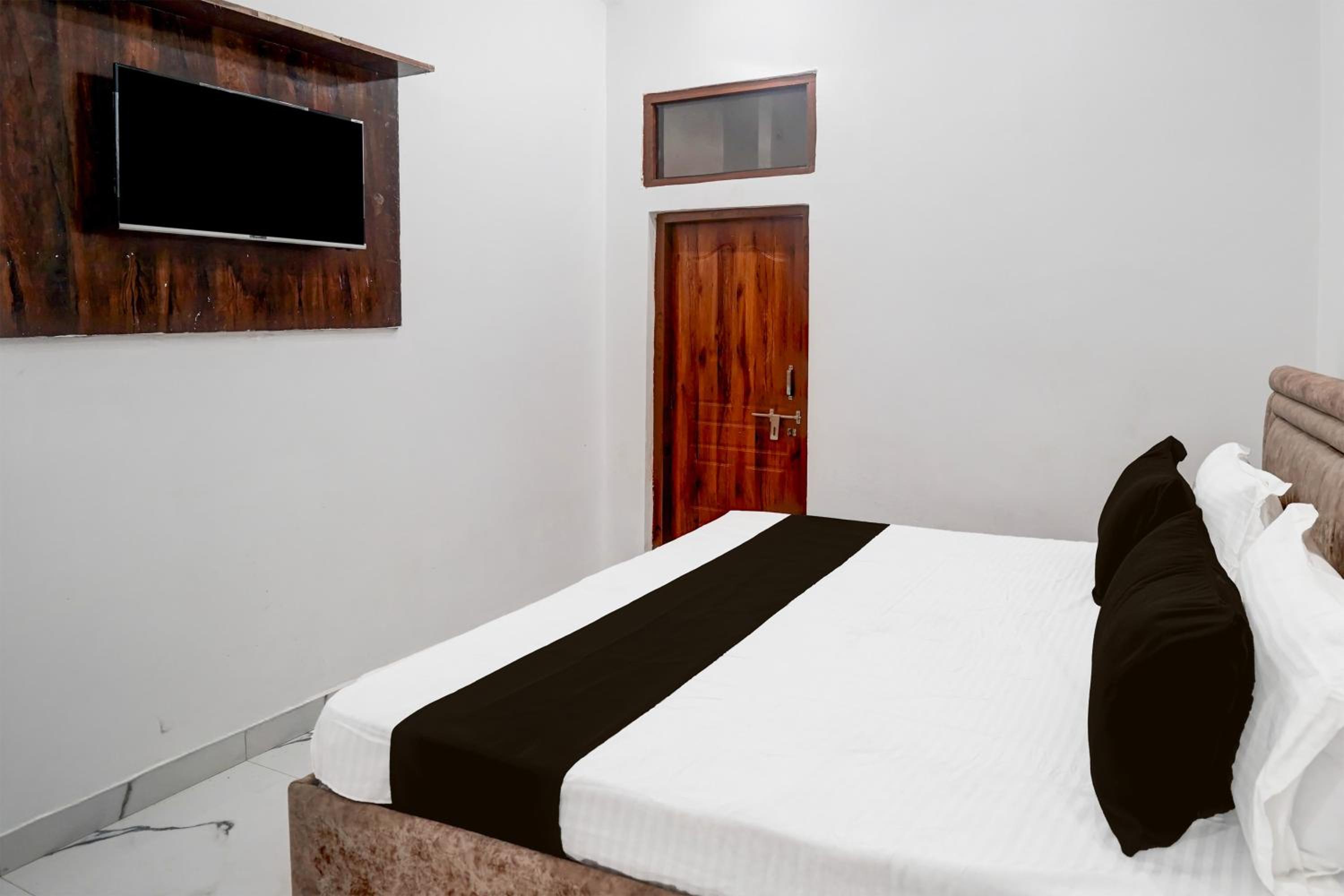 Classic Triple Room photo 1