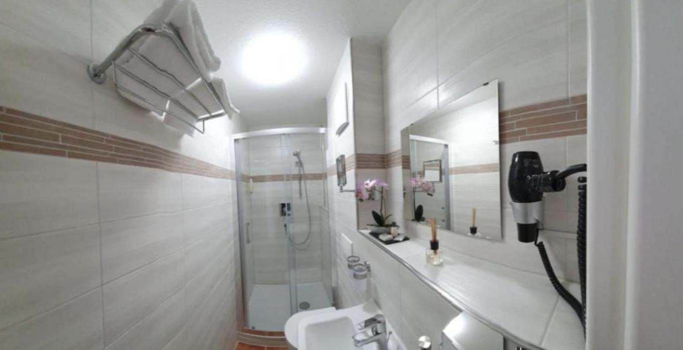 Double Room with Balcony photo 2