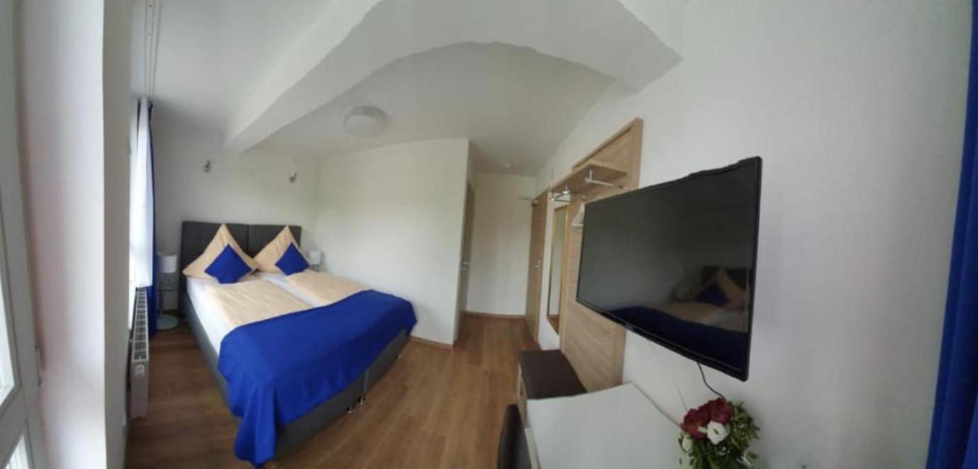 Budget Double Room photo 3