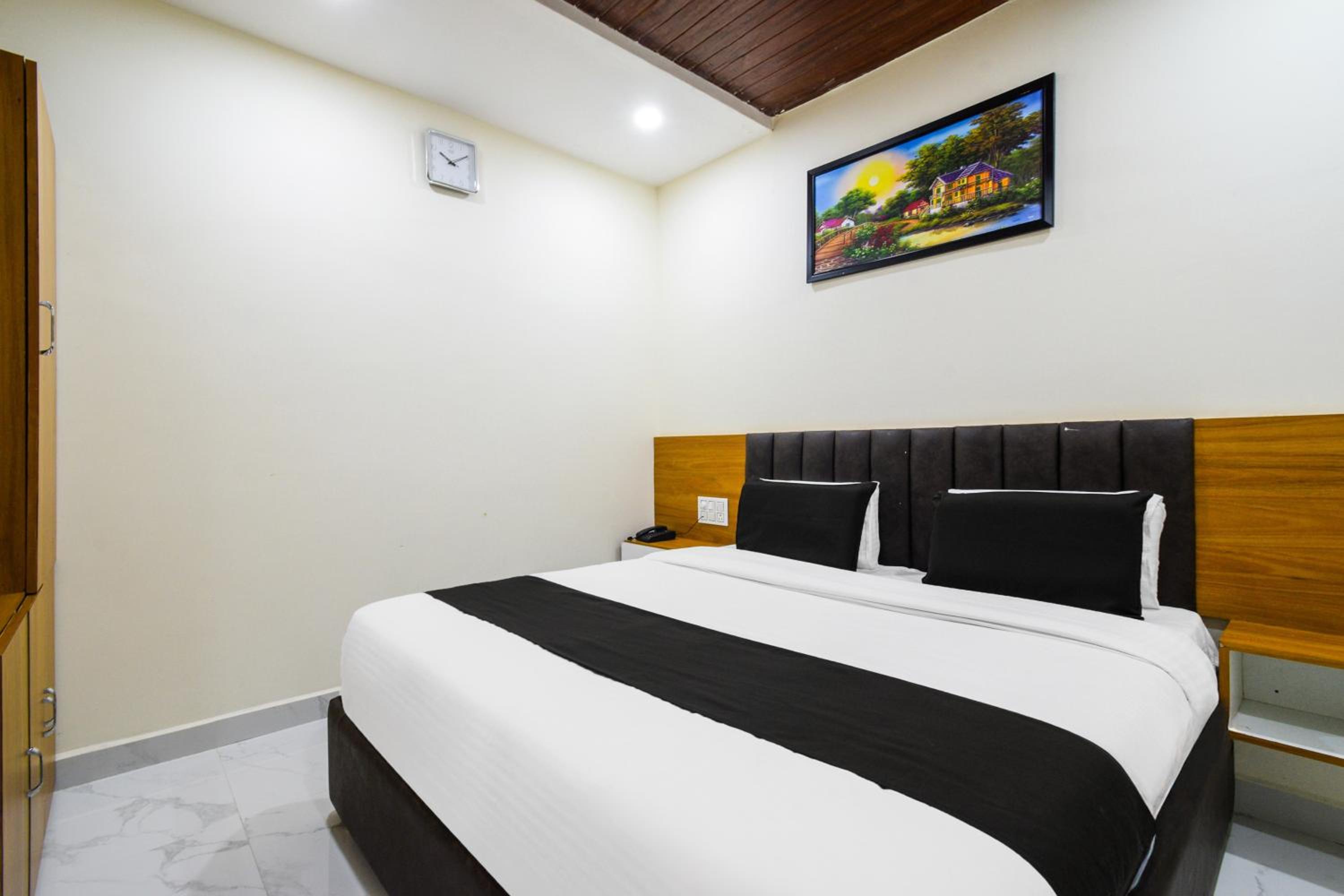Standard Double Room photo 2