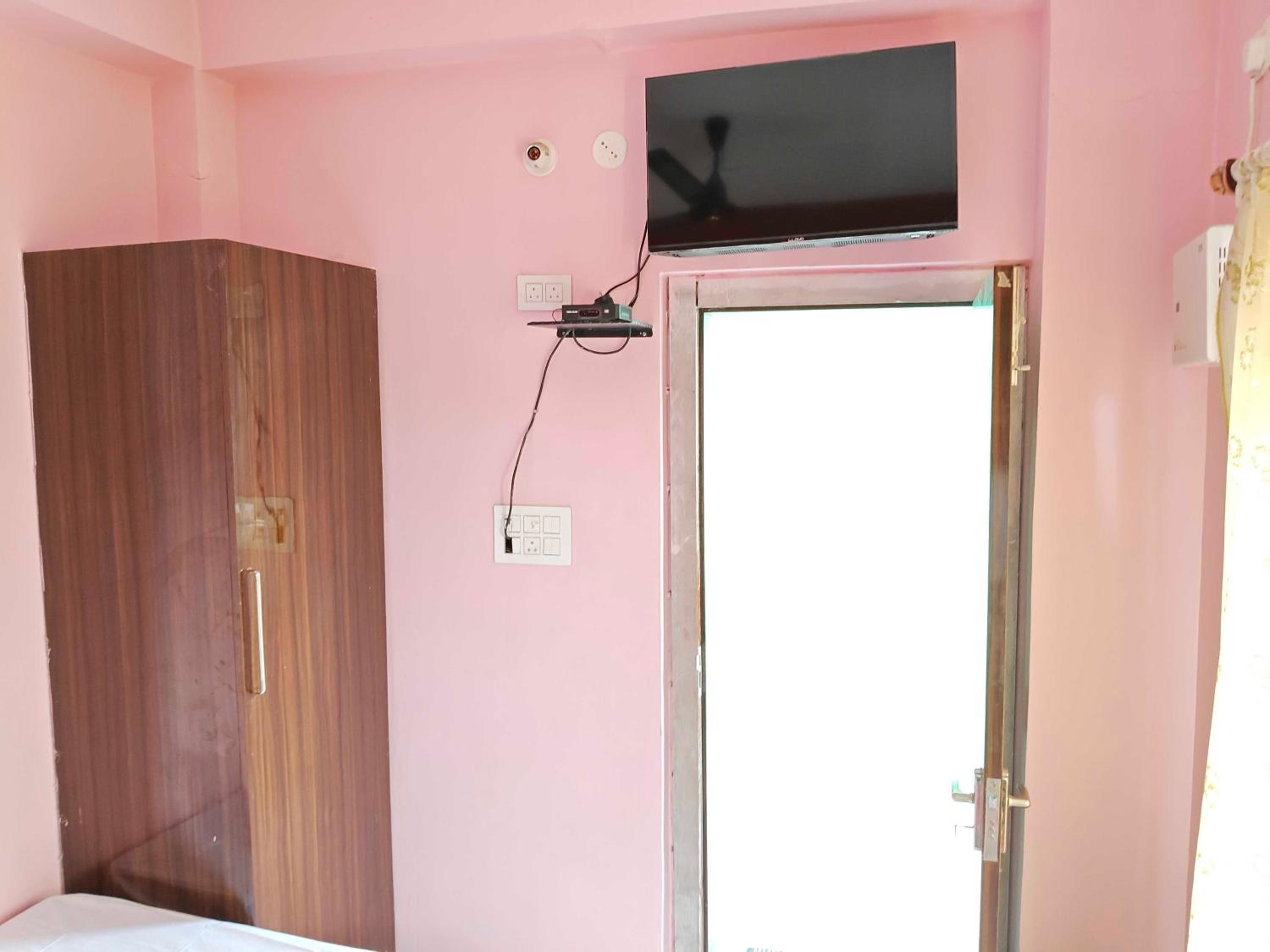 Classic Triple Room photo 2