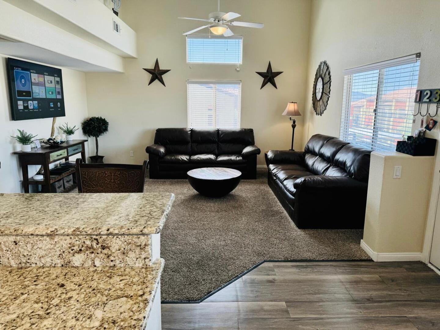 Three-Bedroom Apartment photo 1