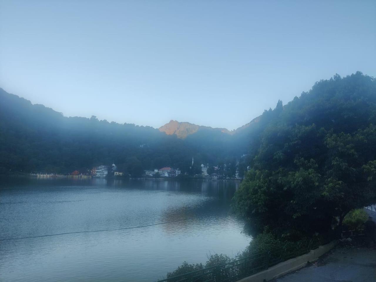 湖景双人间