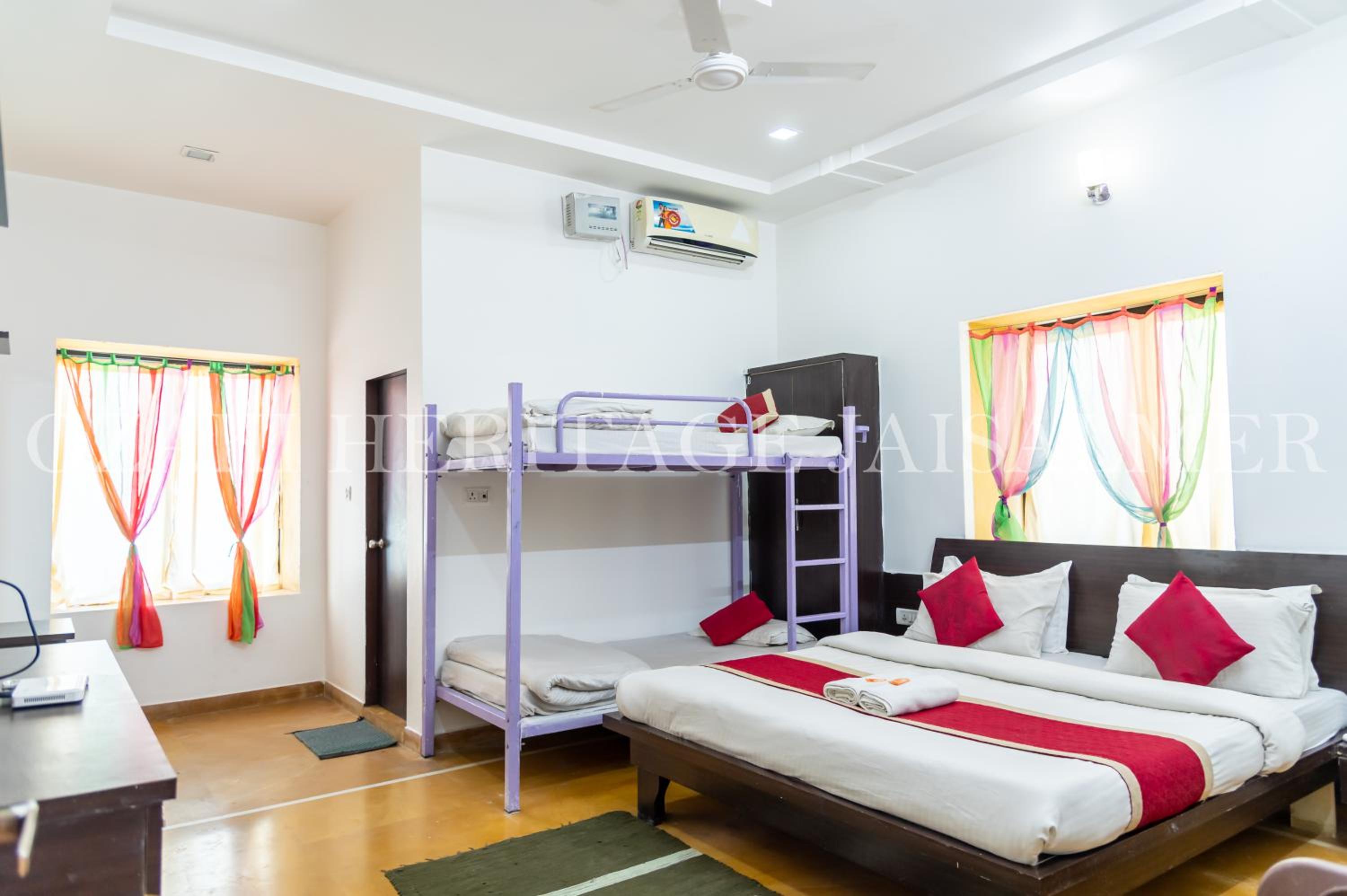 Deluxe Family Room